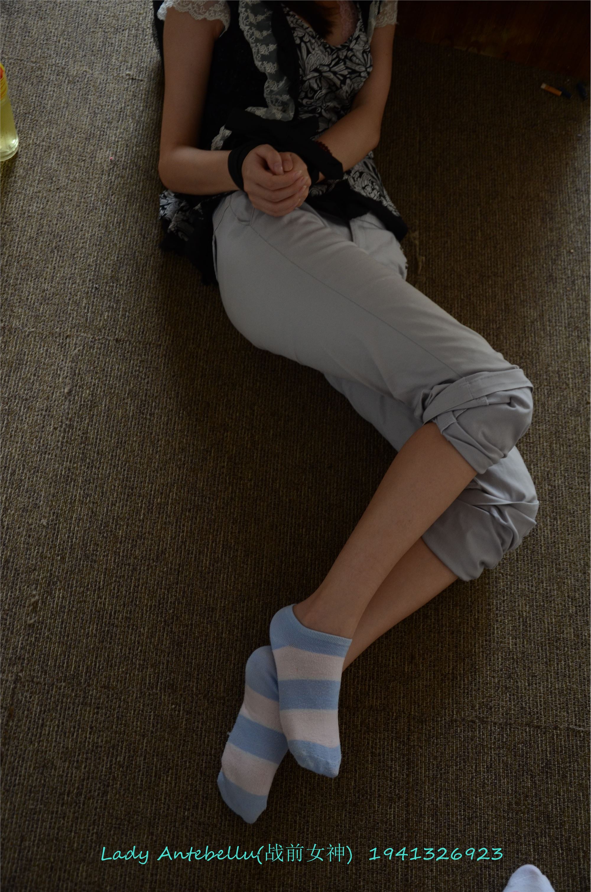 战前女神  恋足美腿棉袜女神级摄影套图 055