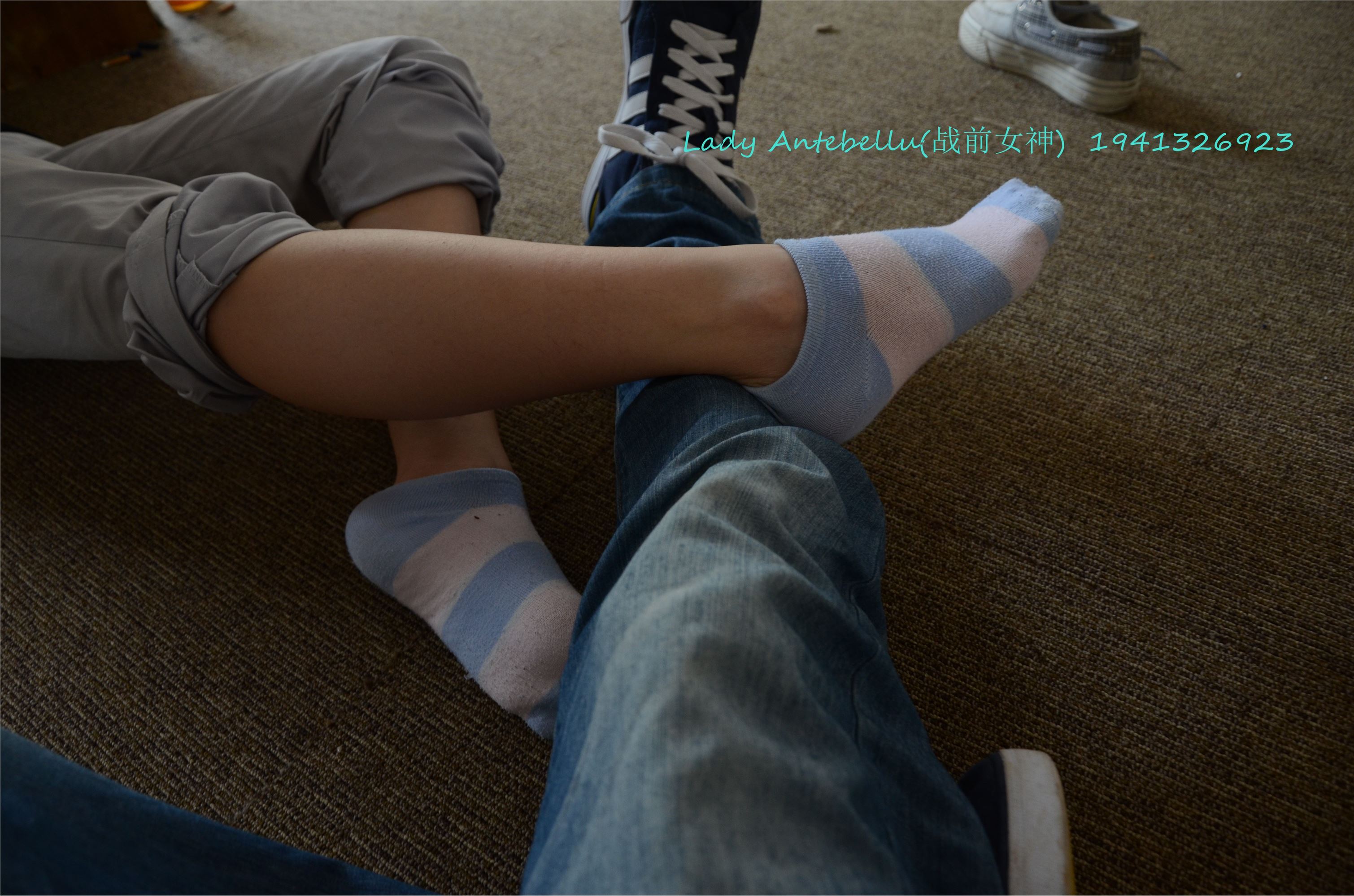 战前女神  恋足美腿棉袜女神级摄影套图 055