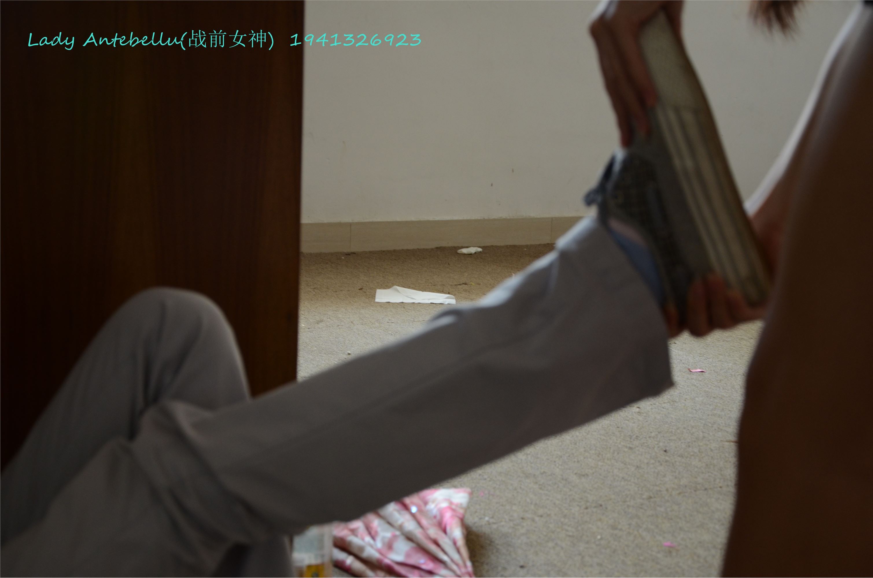 战前女神  恋足美腿棉袜女神级摄影套图 055