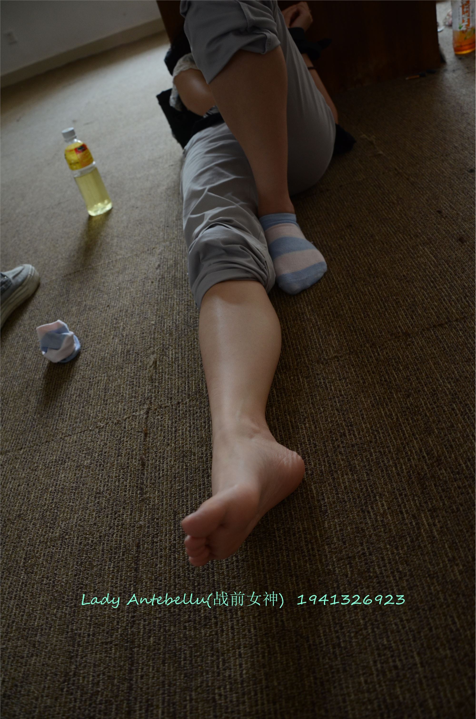 战前女神  恋足美腿棉袜女神级摄影套图 055