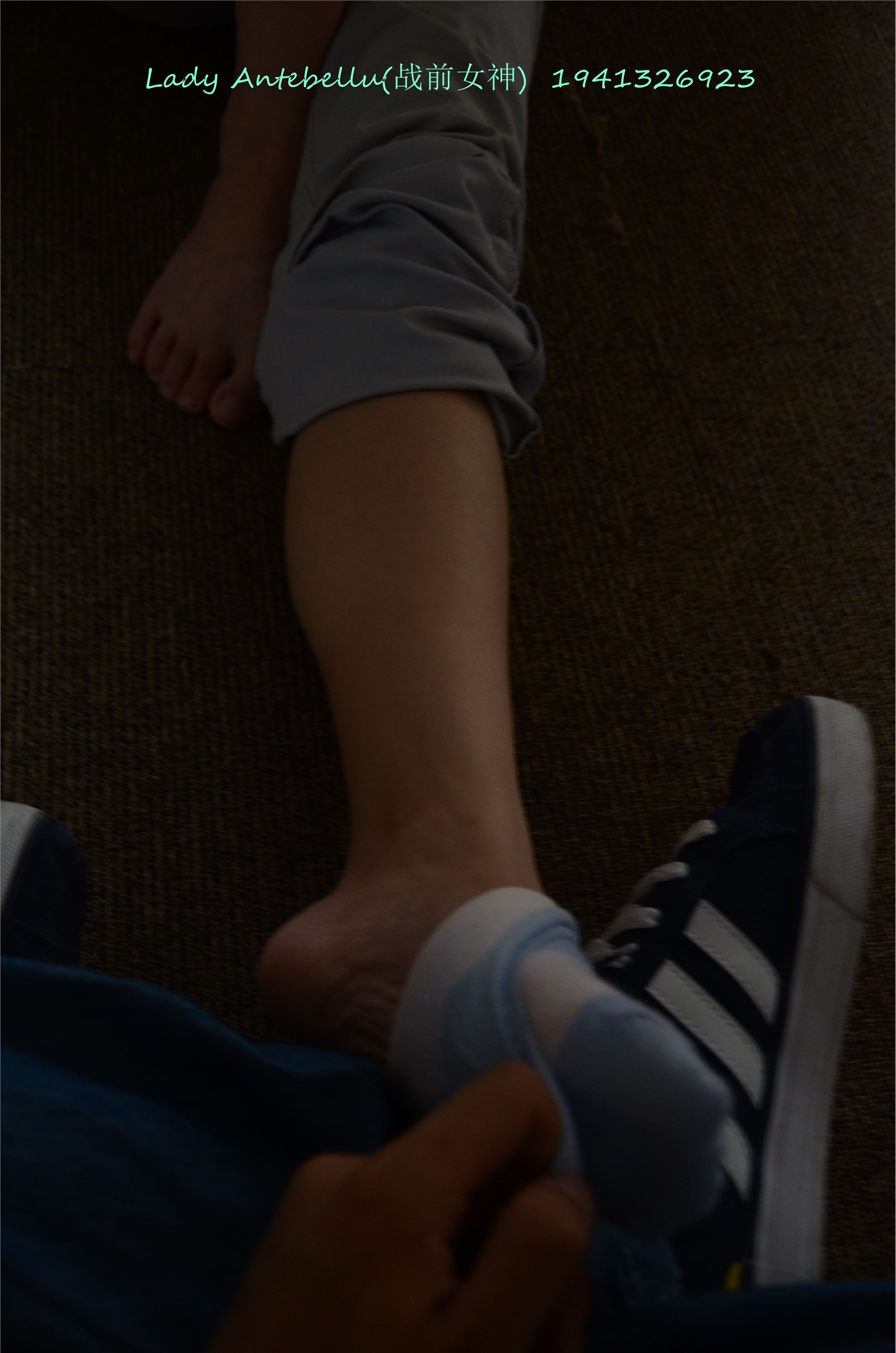 战前女神  恋足美腿棉袜女神级摄影套图 055