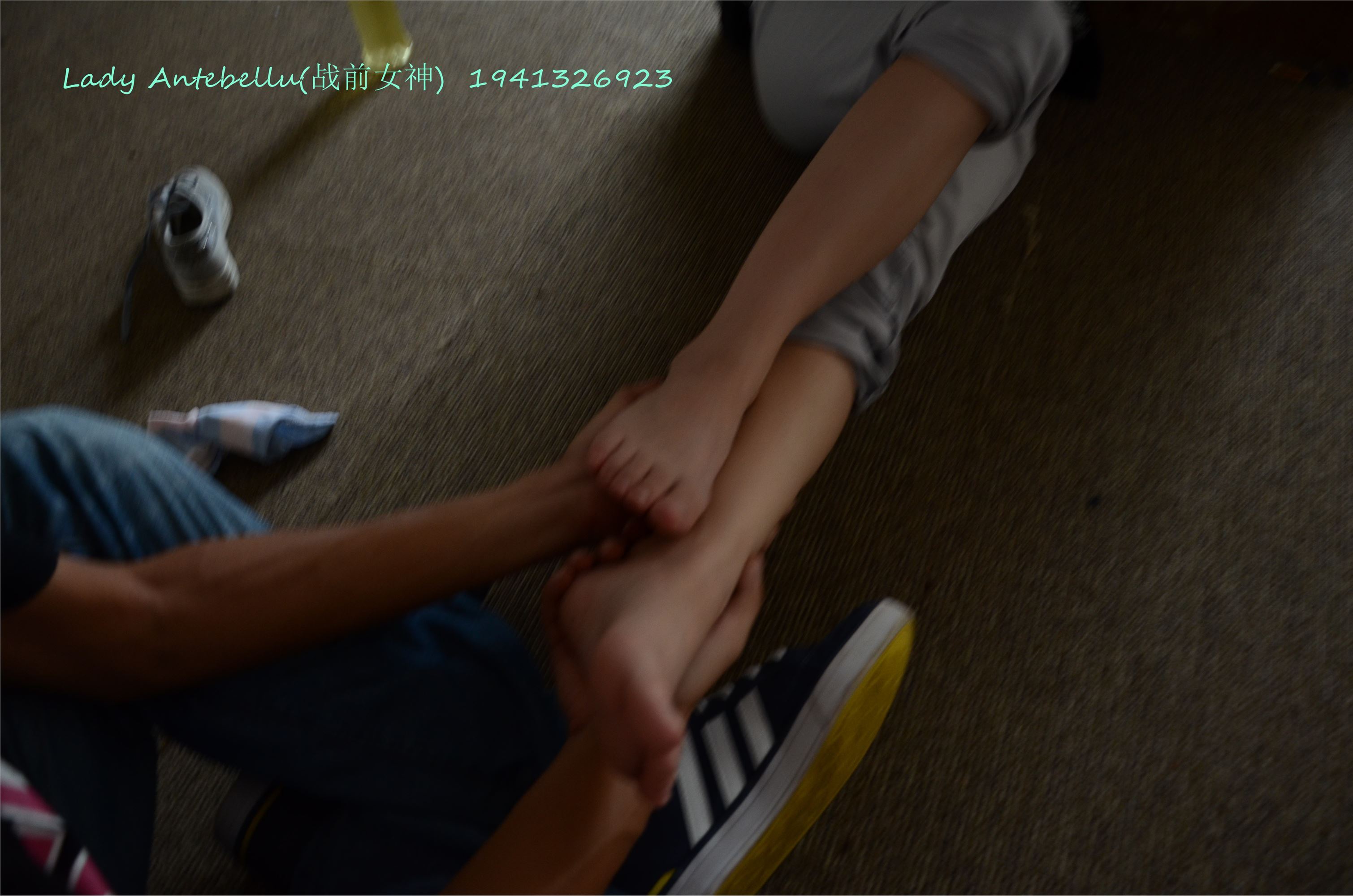 战前女神  恋足美腿棉袜女神级摄影套图 055