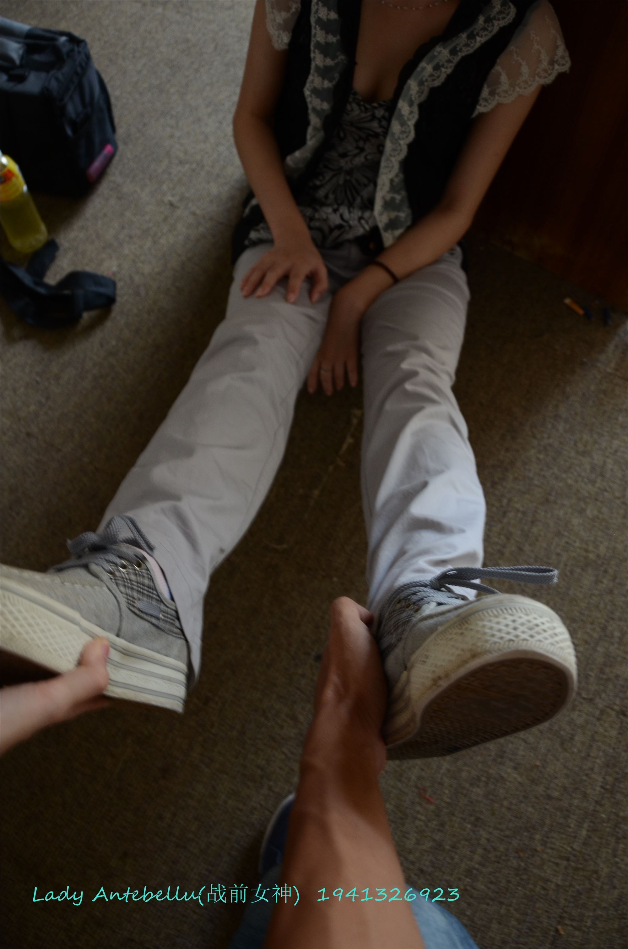 战前女神  恋足美腿棉袜女神级摄影套图 055