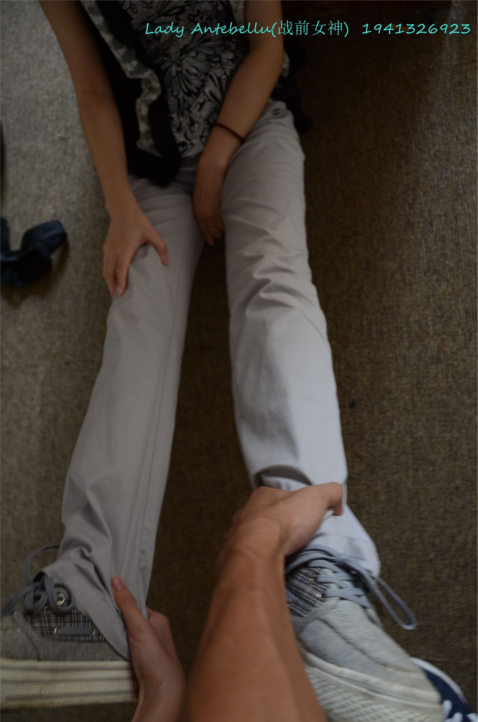 战前女神  恋足美腿棉袜女神级摄影套图 055