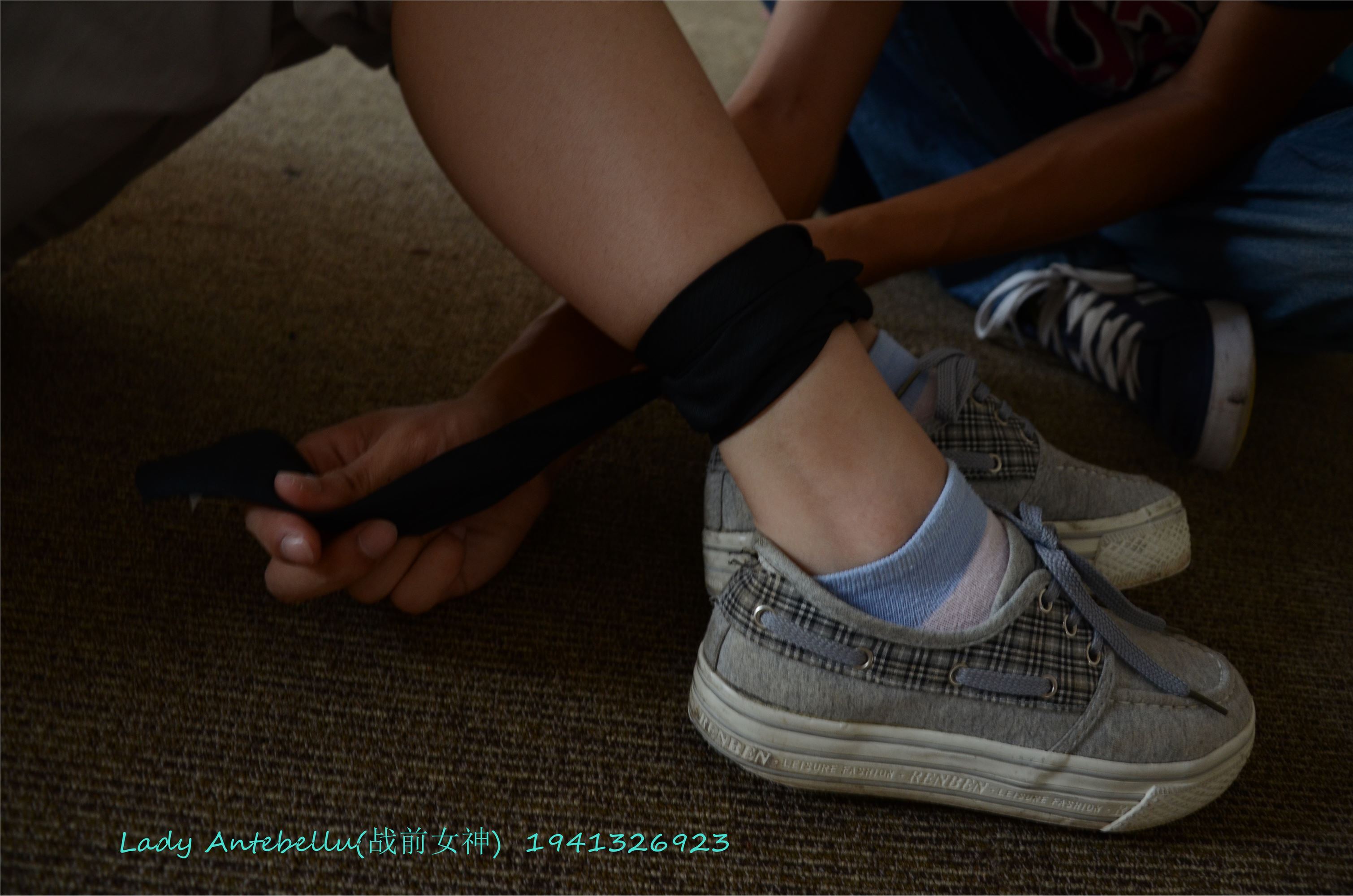 战前女神  恋足美腿棉袜女神级摄影套图 055