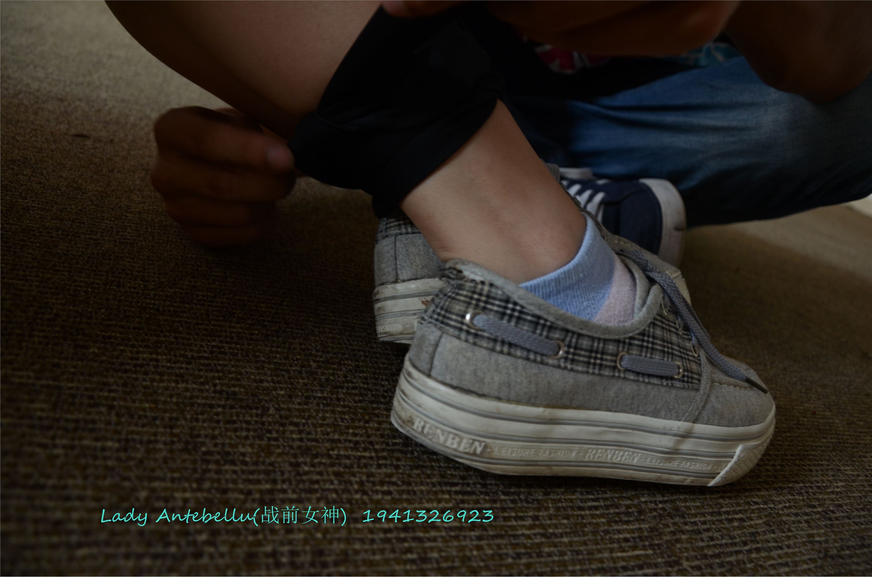 战前女神  恋足美腿棉袜女神级摄影套图 055