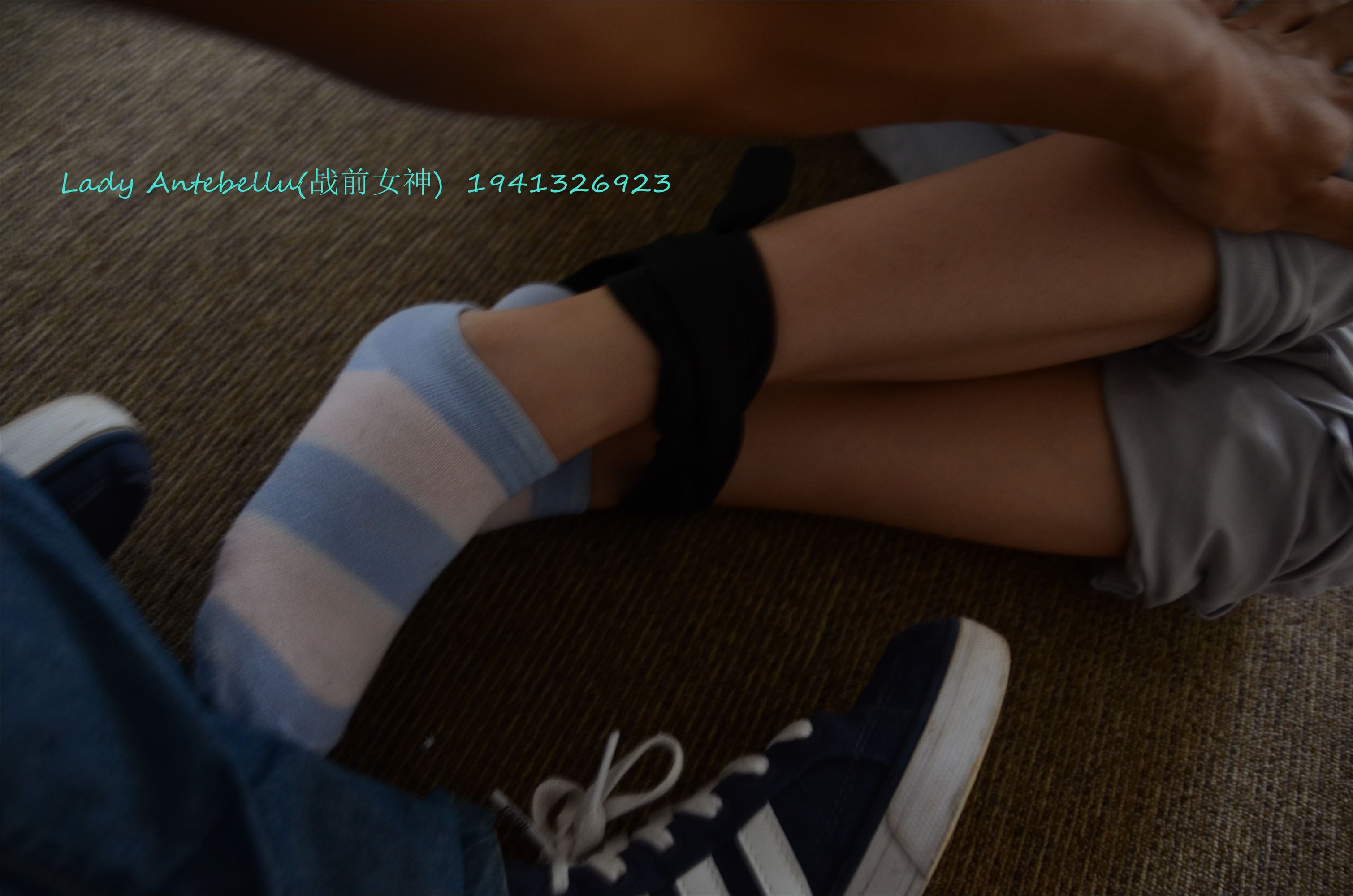 战前女神  恋足美腿棉袜女神级摄影套图 055