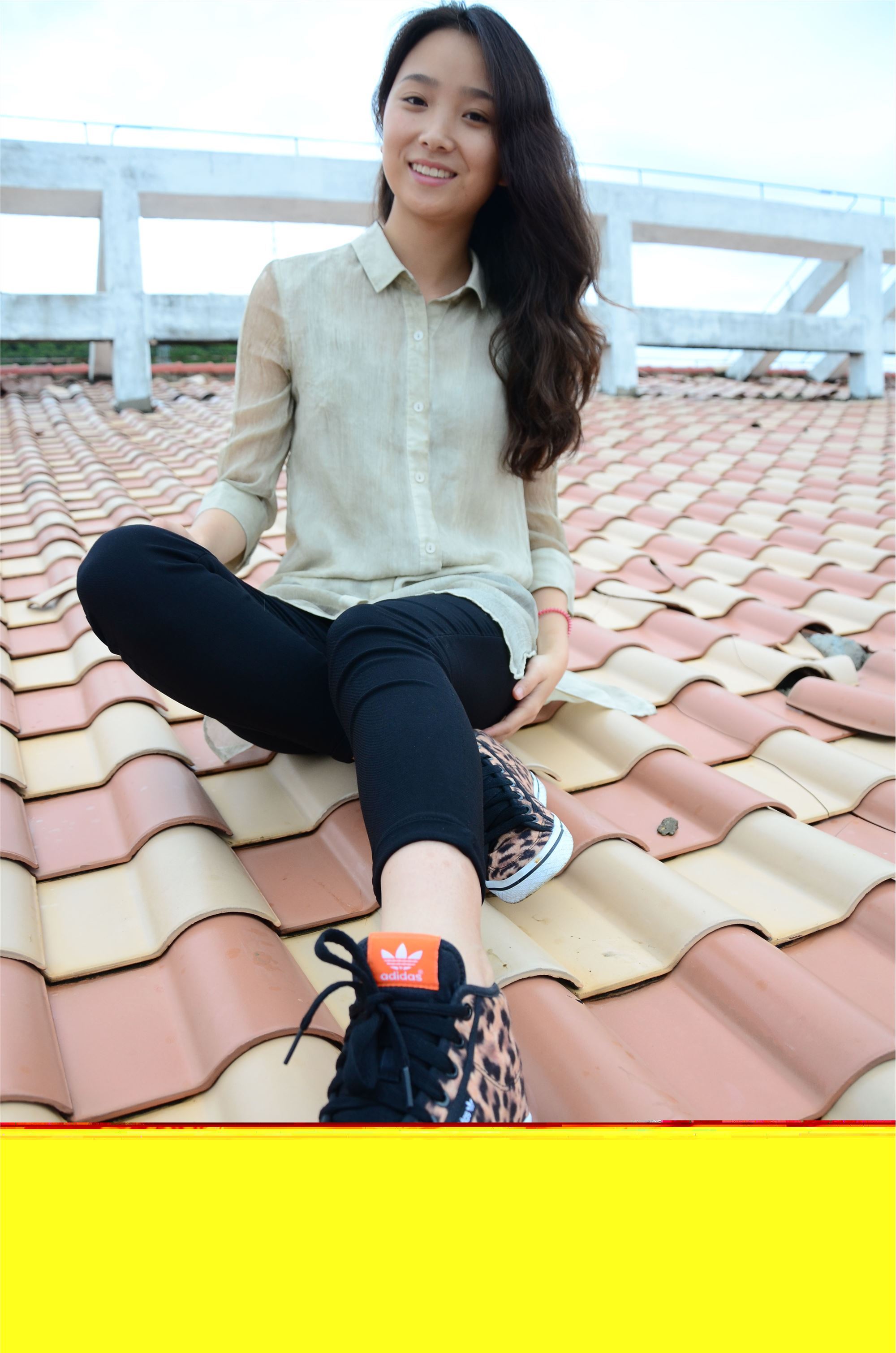 战前女神  恋足美腿棉袜女神级摄影套图 051