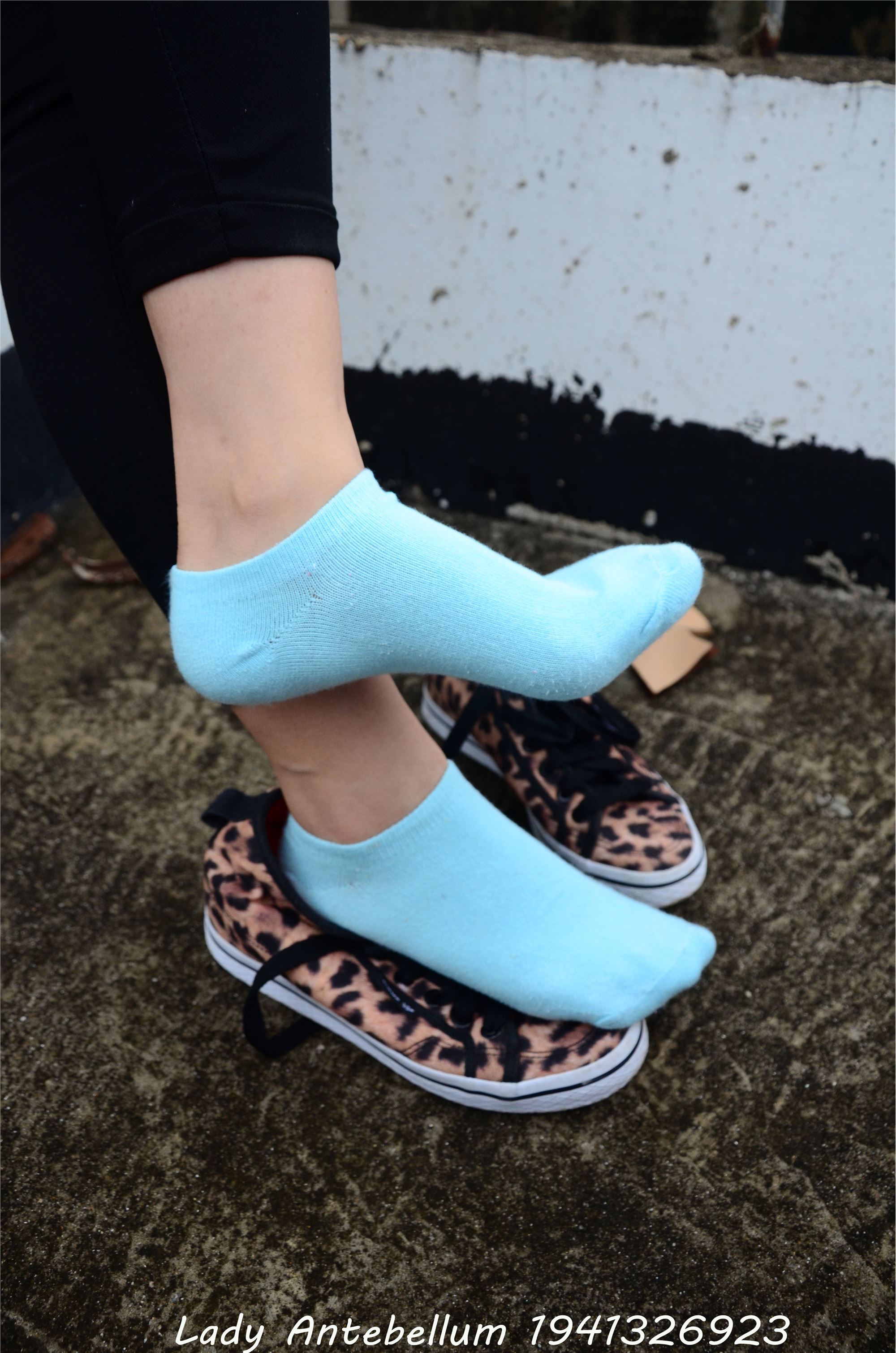 战前女神  恋足美腿棉袜女神级摄影套图 051