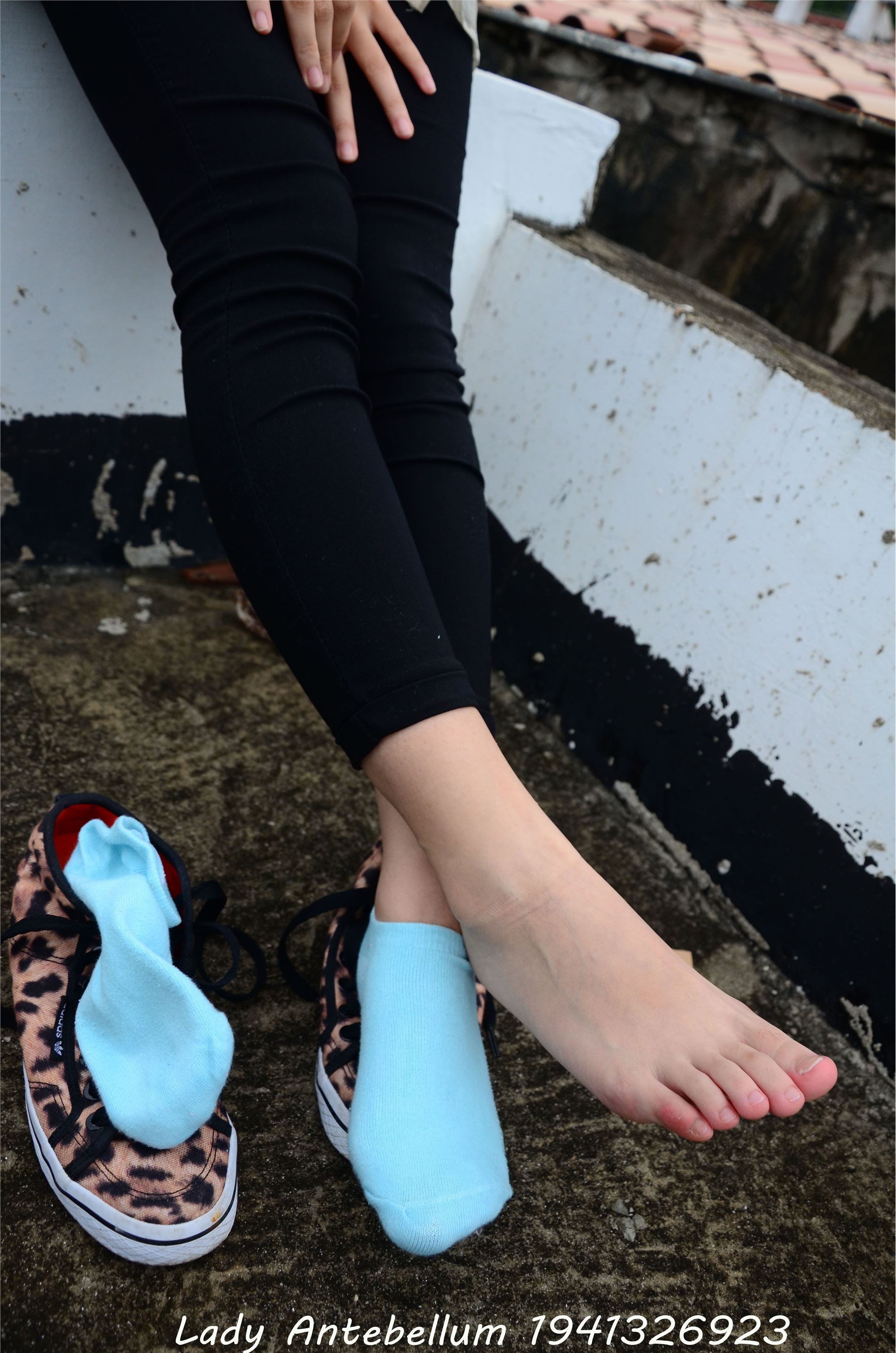 战前女神  恋足美腿棉袜女神级摄影套图 051