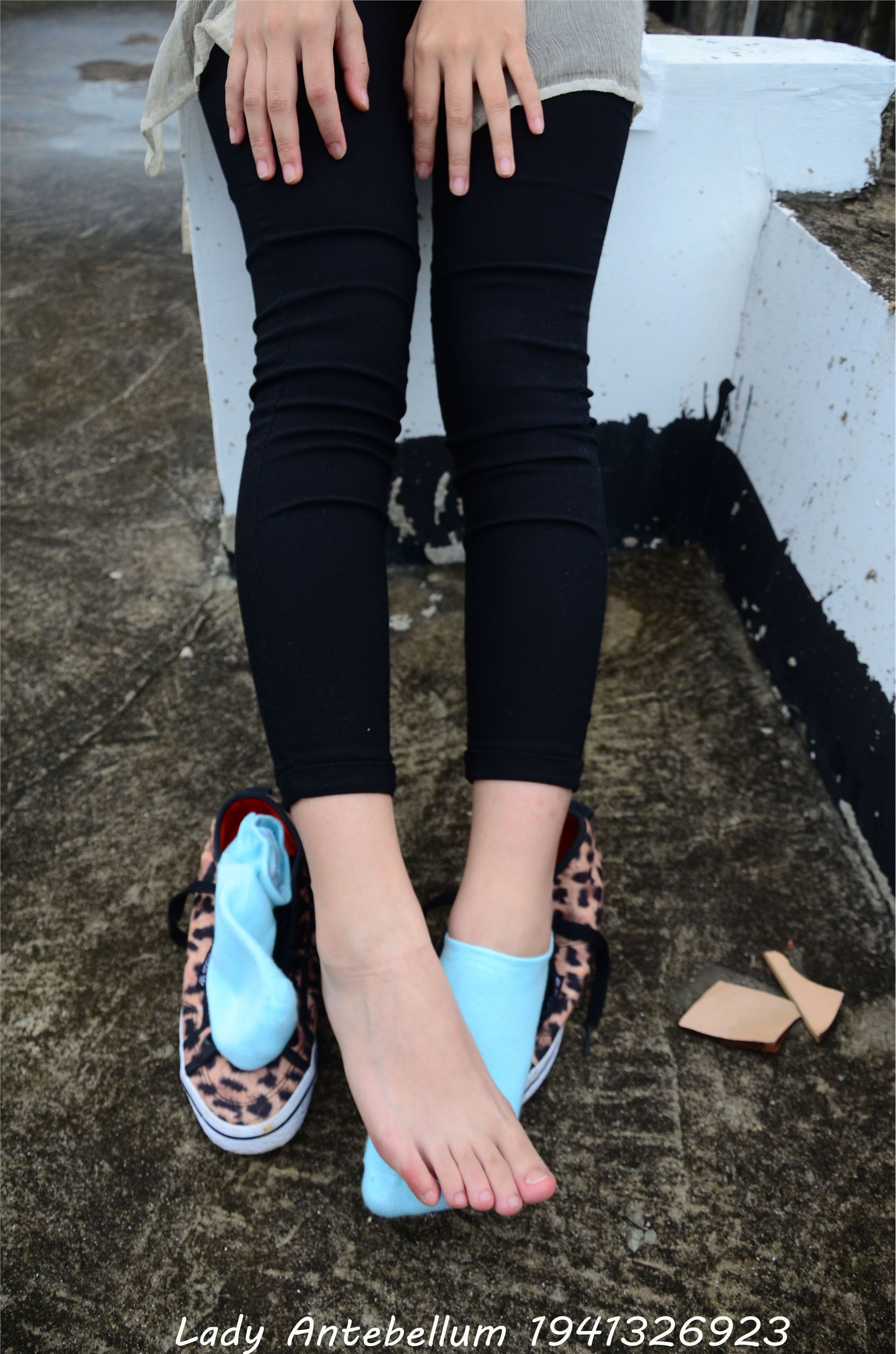 战前女神  恋足美腿棉袜女神级摄影套图 051