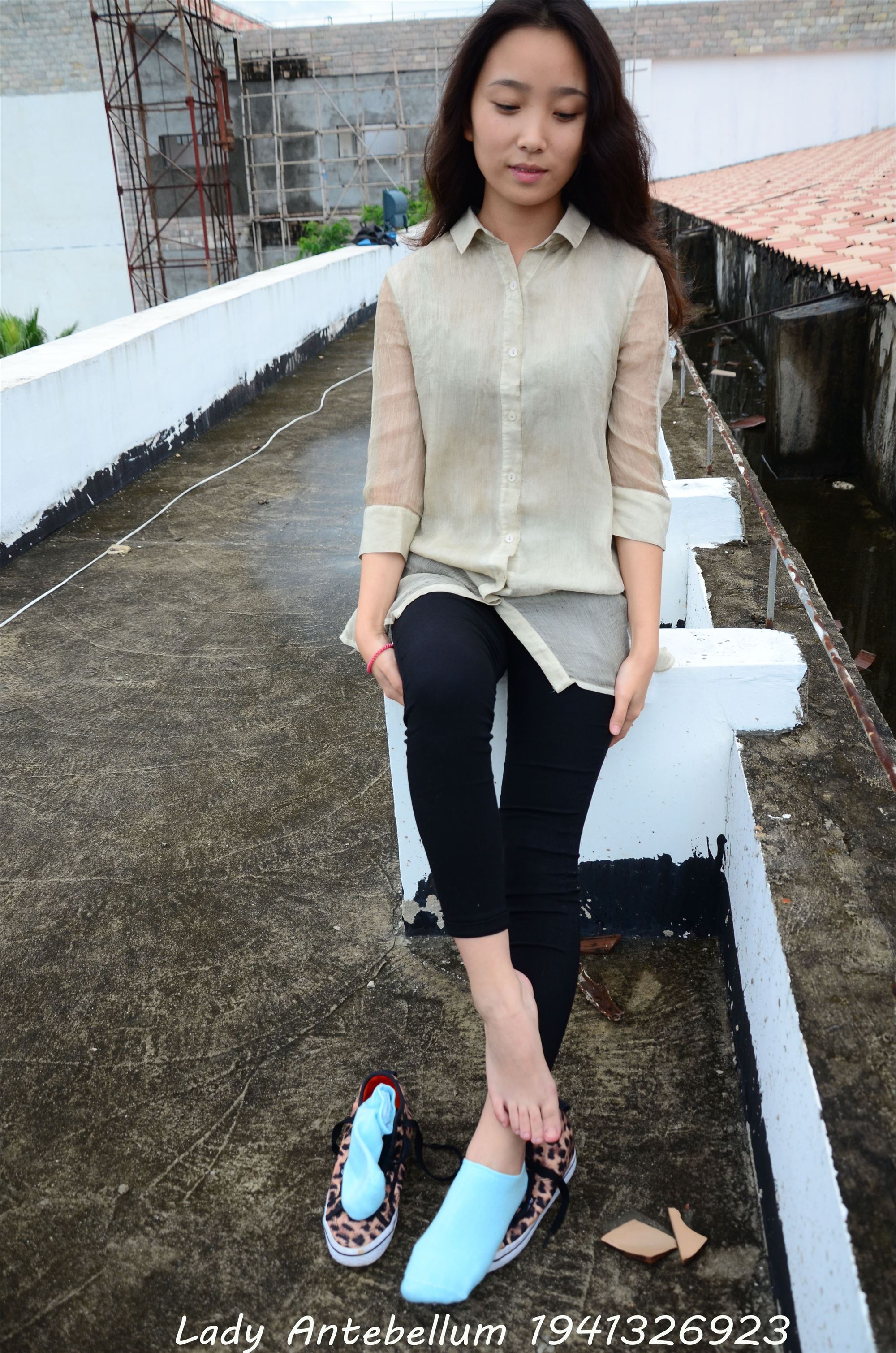 战前女神  恋足美腿棉袜女神级摄影套图 051