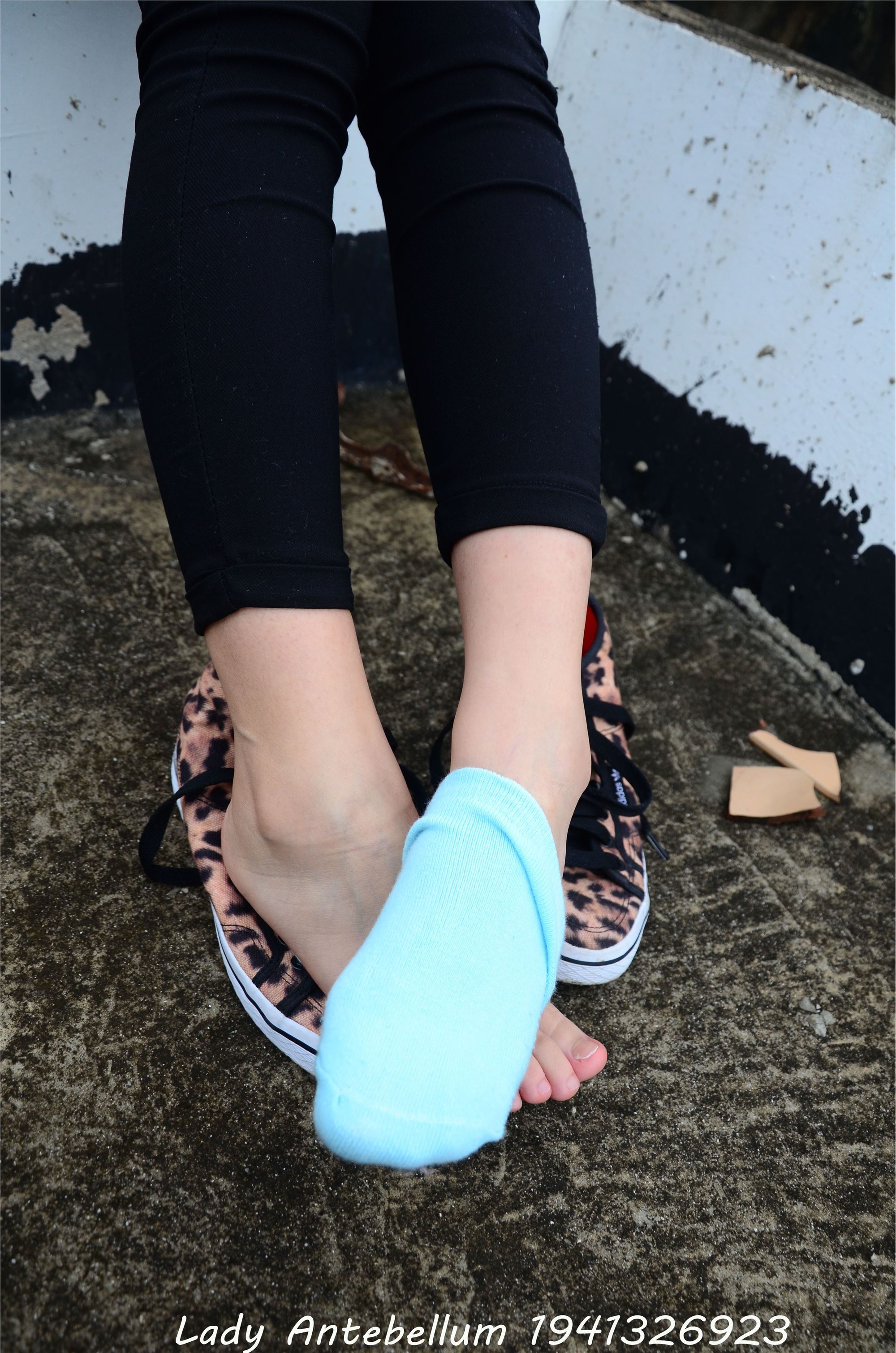 战前女神  恋足美腿棉袜女神级摄影套图 051