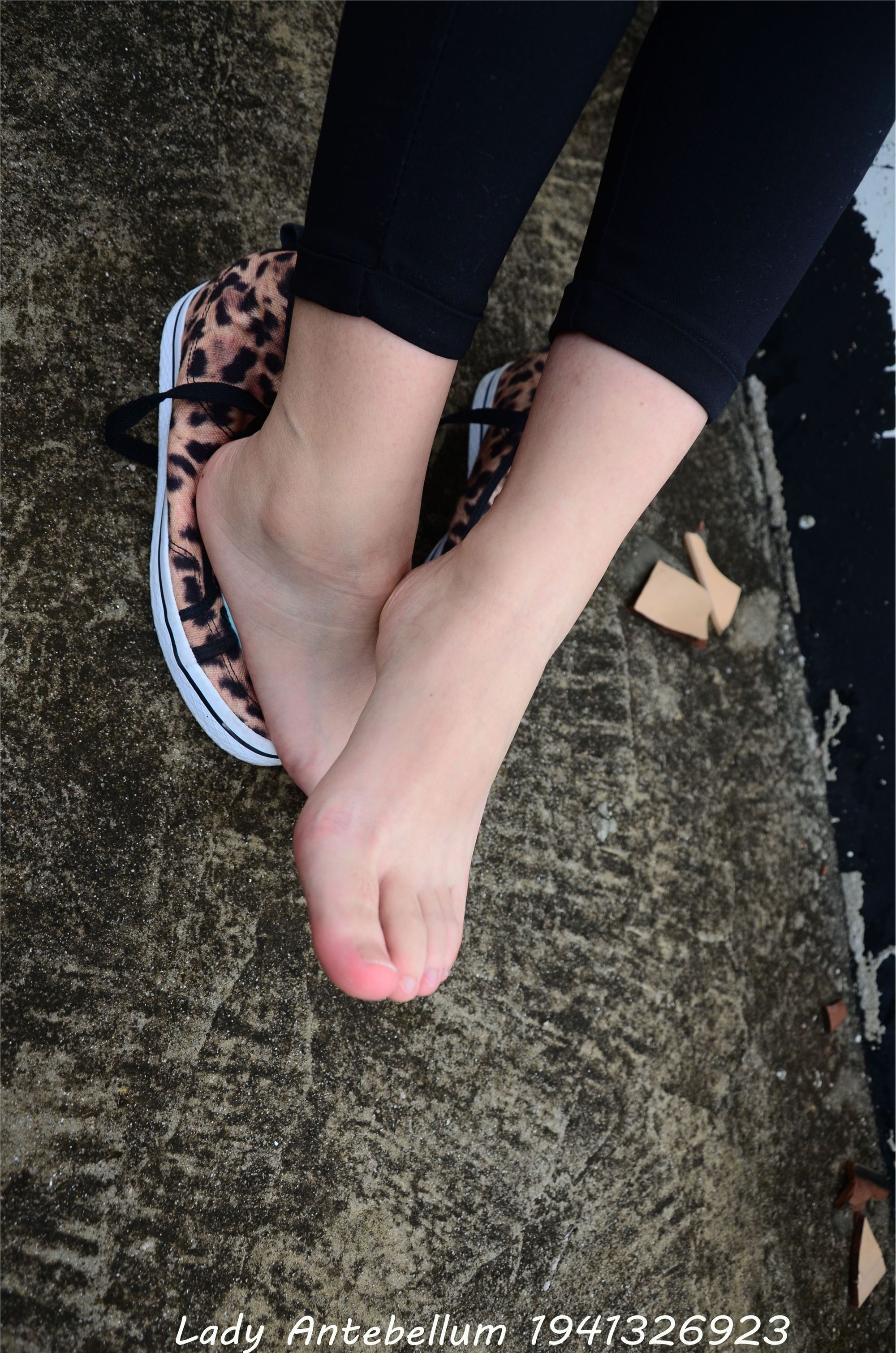 战前女神  恋足美腿棉袜女神级摄影套图 051