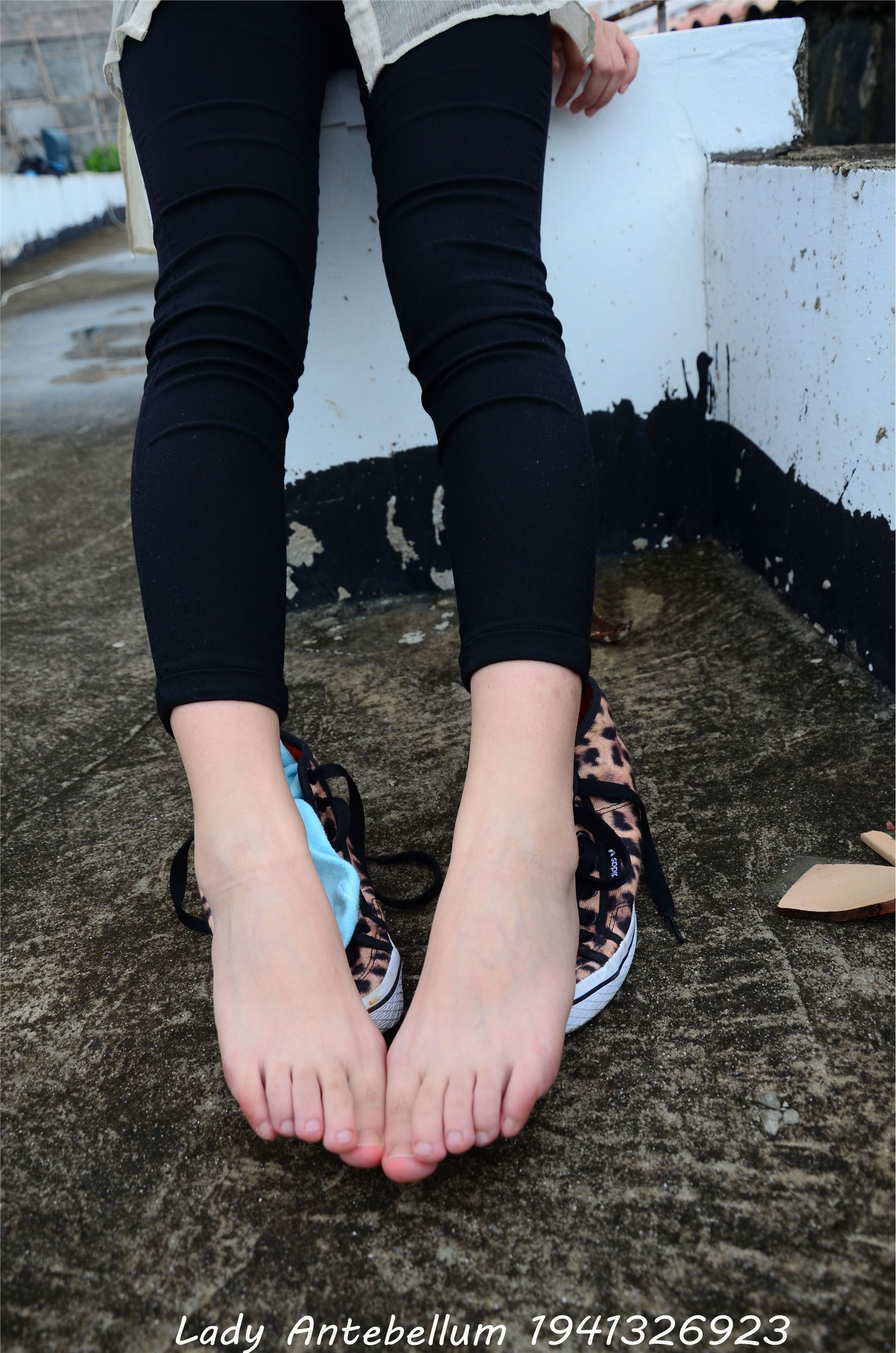 战前女神  恋足美腿棉袜女神级摄影套图 051