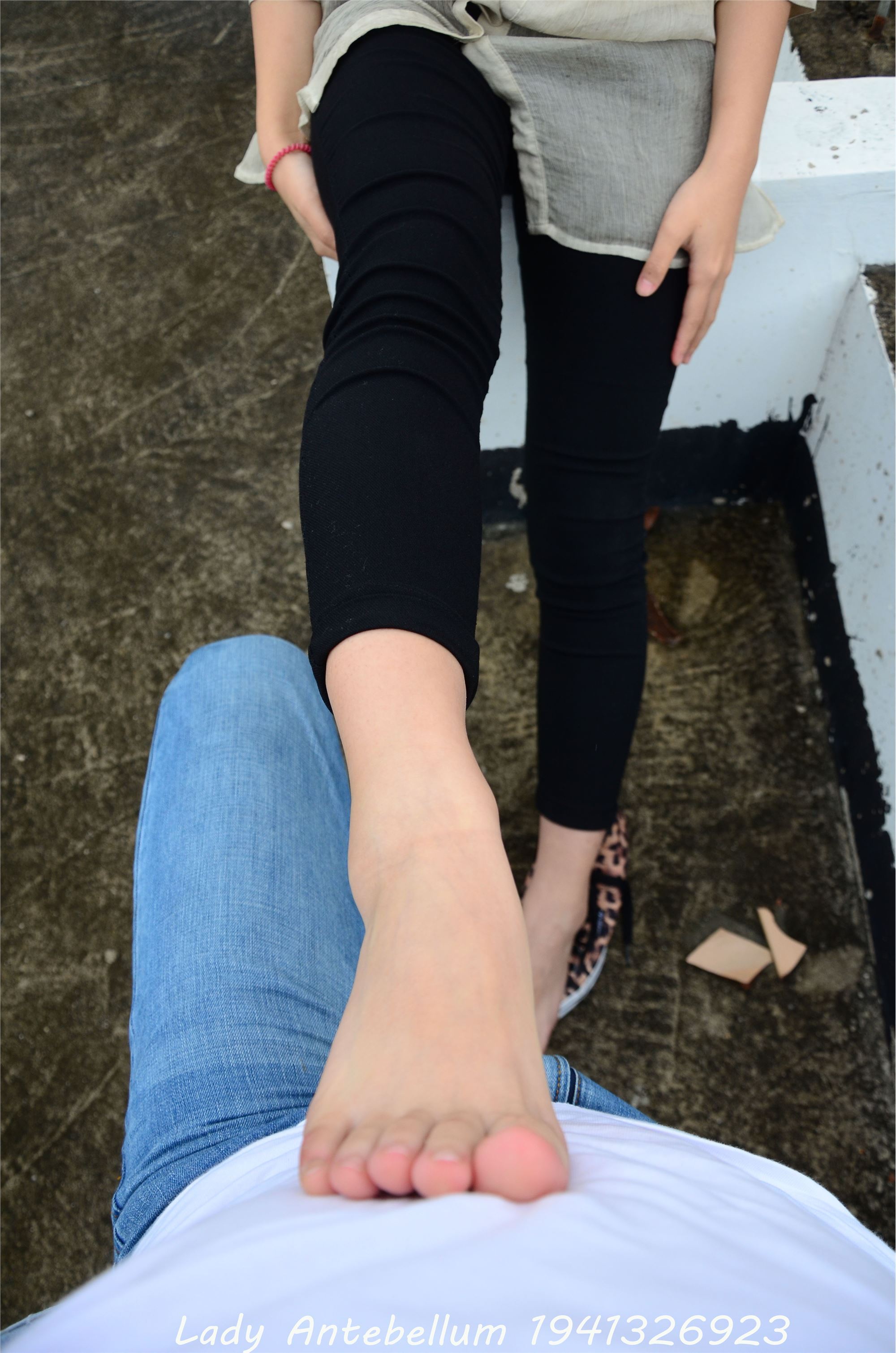 战前女神  恋足美腿棉袜女神级摄影套图 051