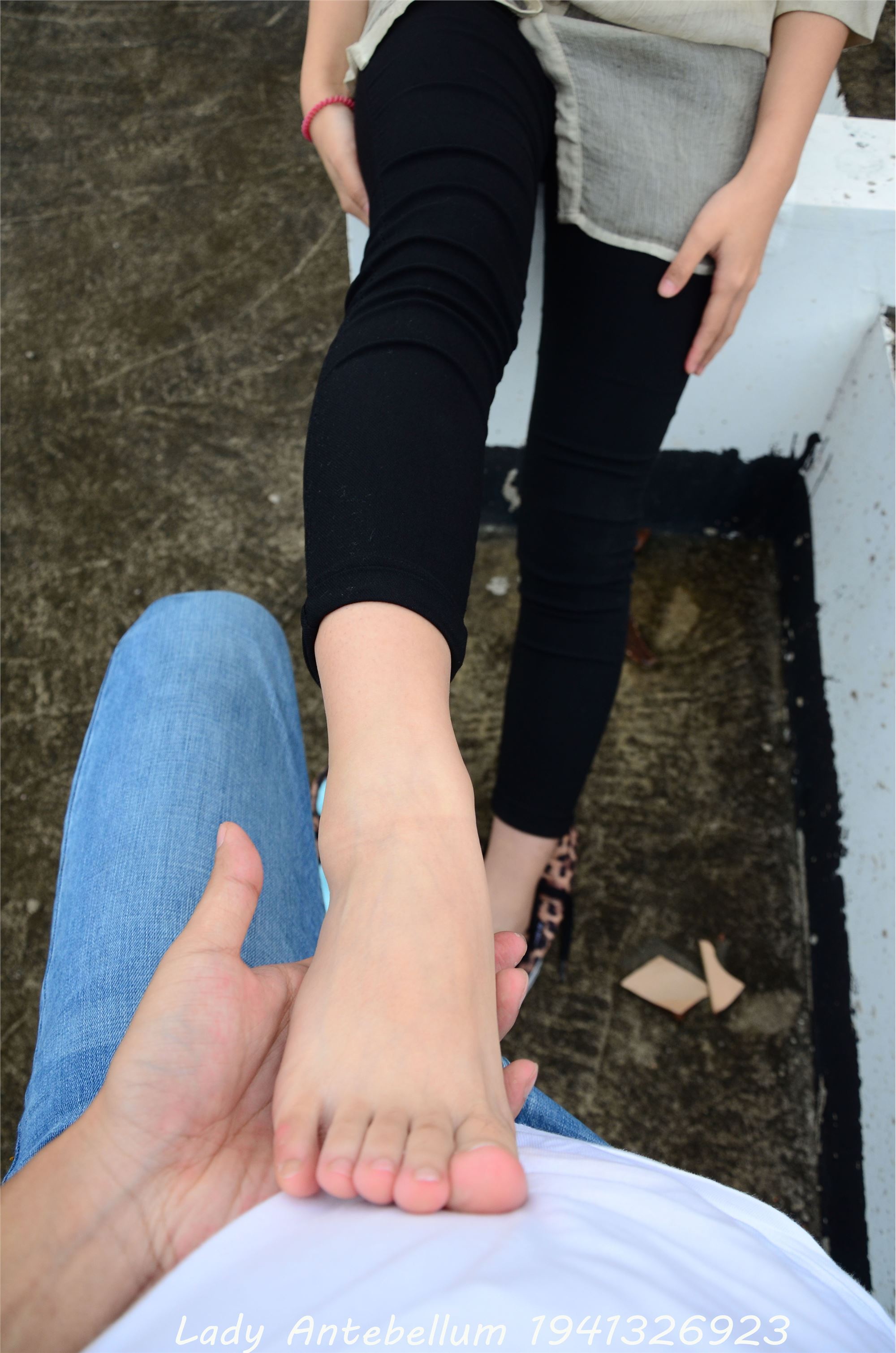 战前女神  恋足美腿棉袜女神级摄影套图 051