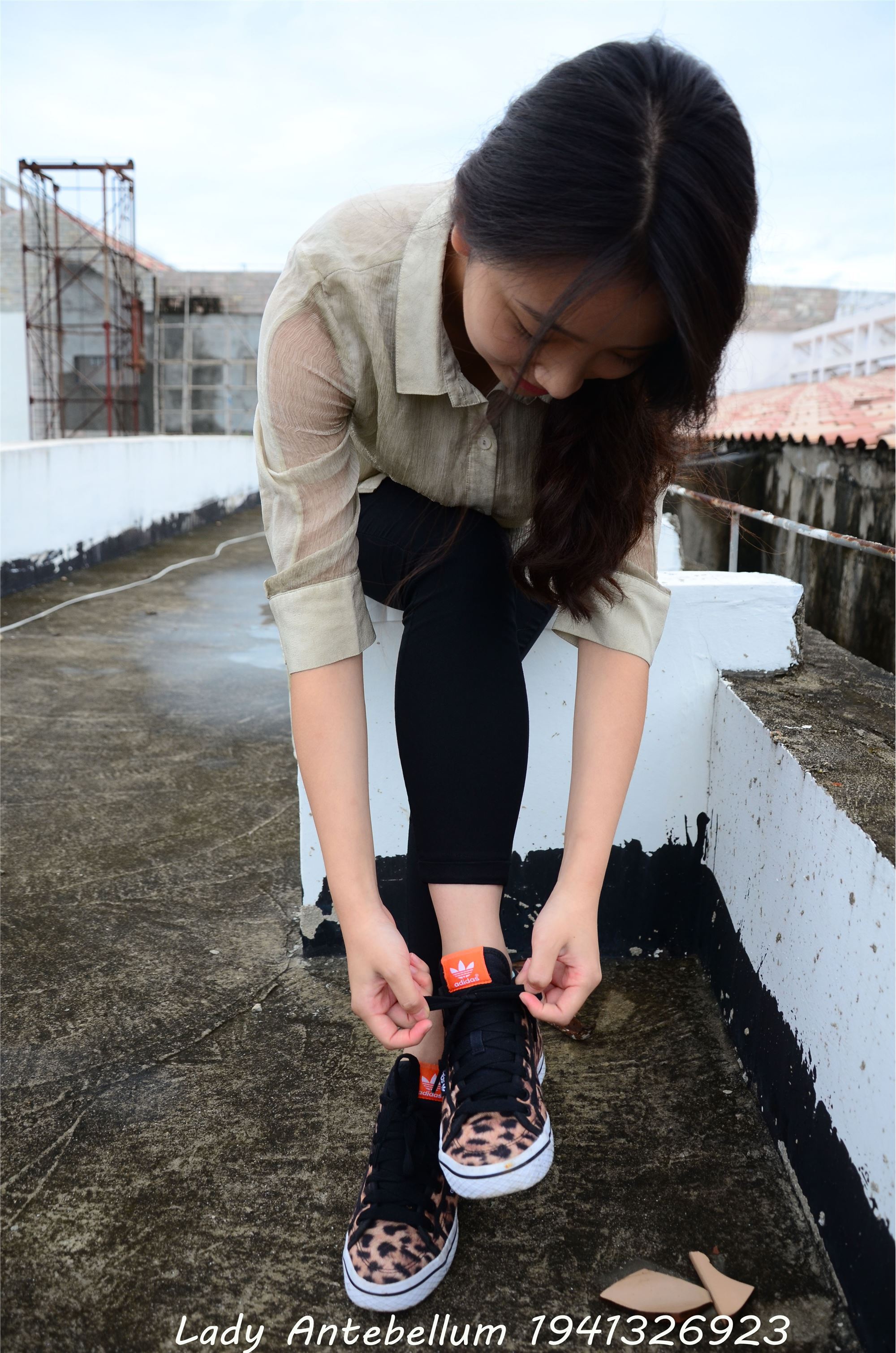 战前女神  恋足美腿棉袜女神级摄影套图 051