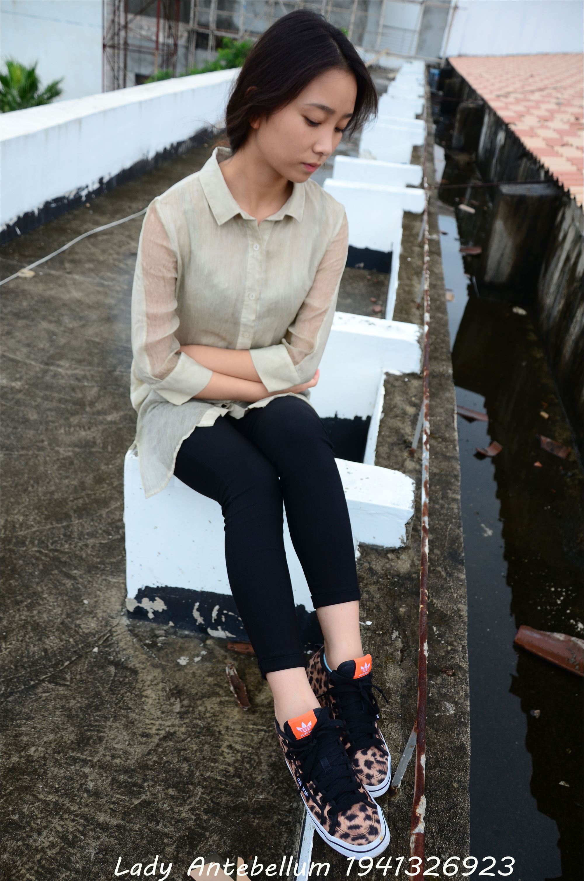 战前女神  恋足美腿棉袜女神级摄影套图 051