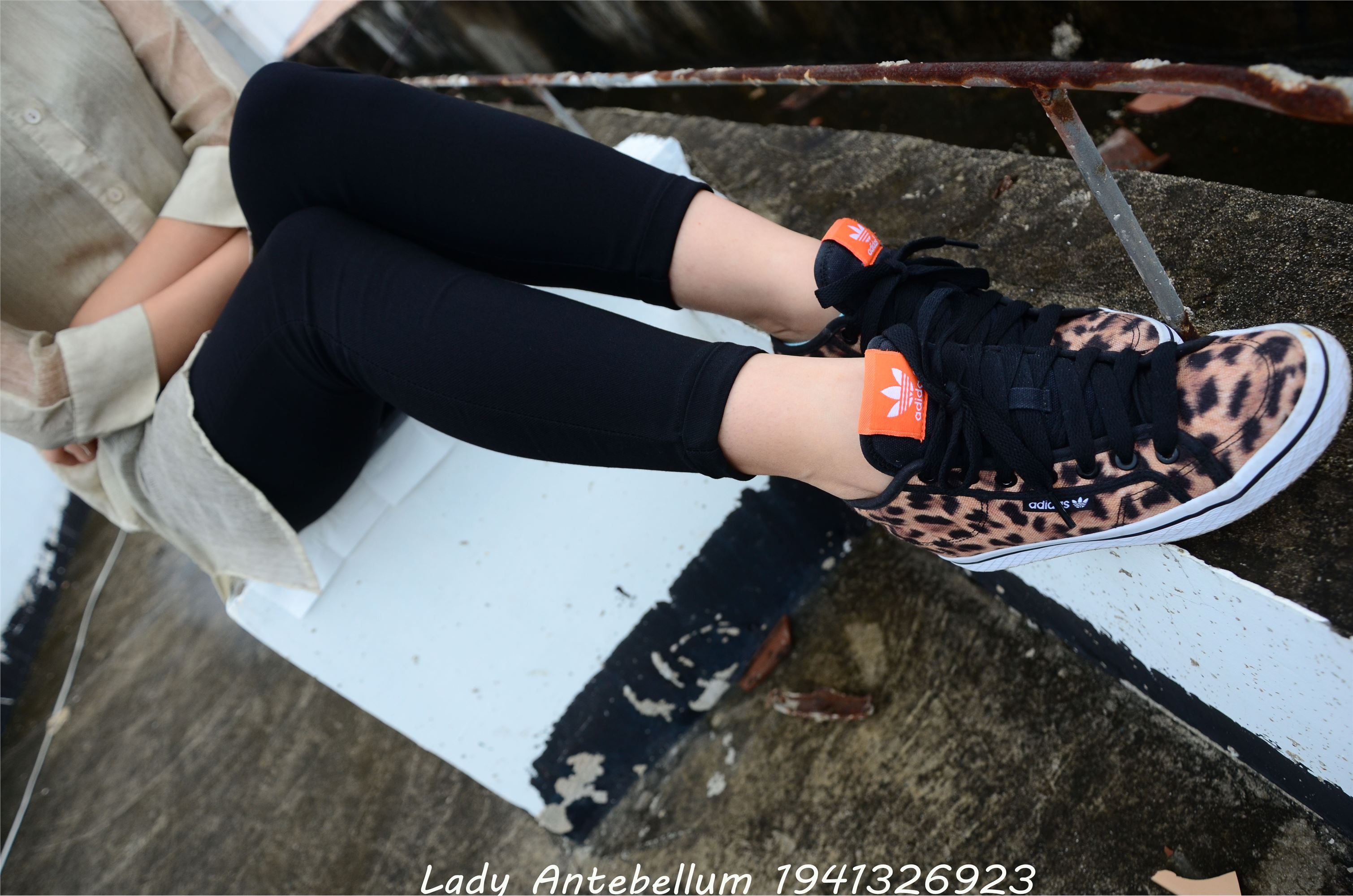 战前女神  恋足美腿棉袜女神级摄影套图 051