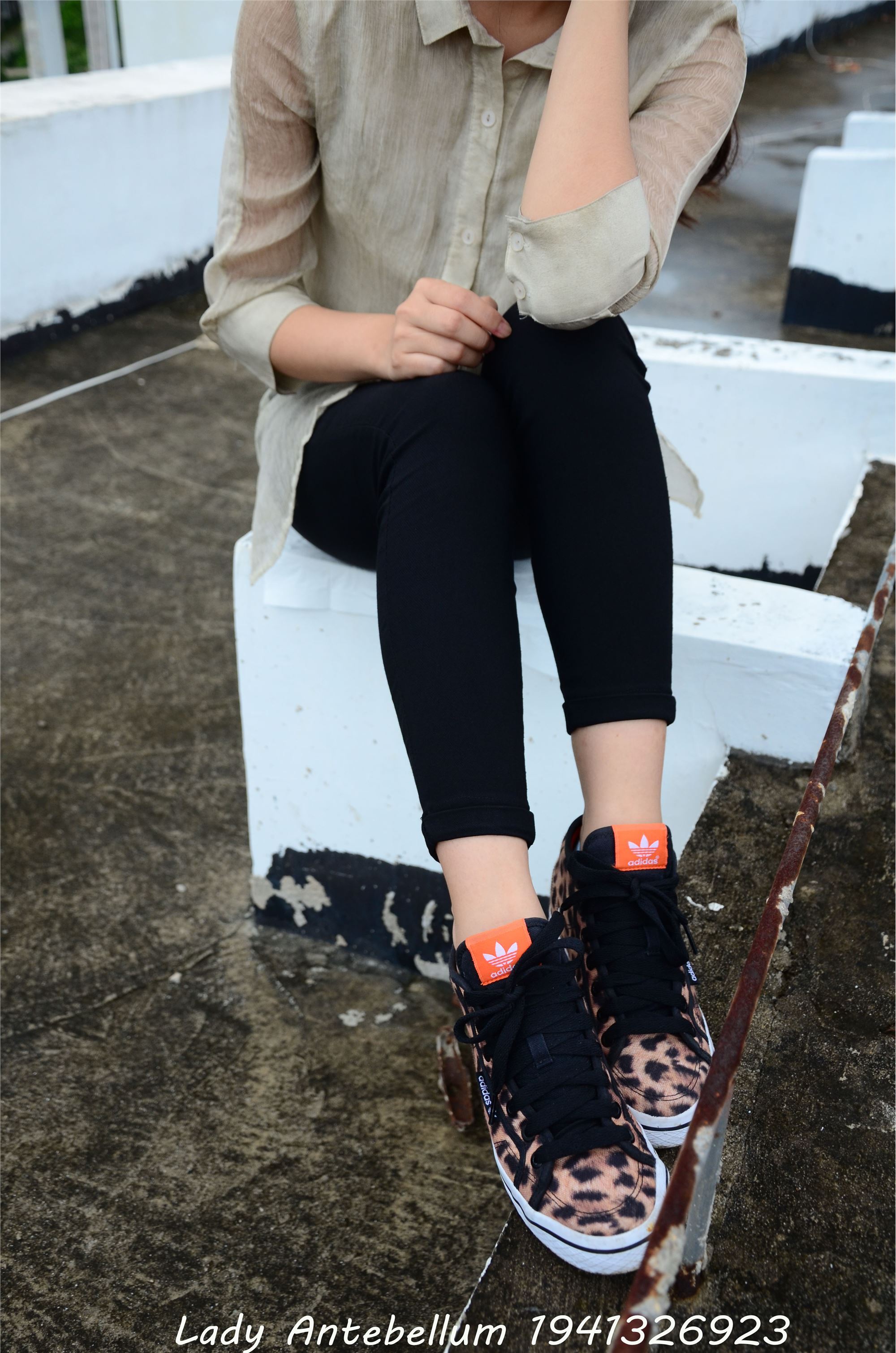 战前女神  恋足美腿棉袜女神级摄影套图 051