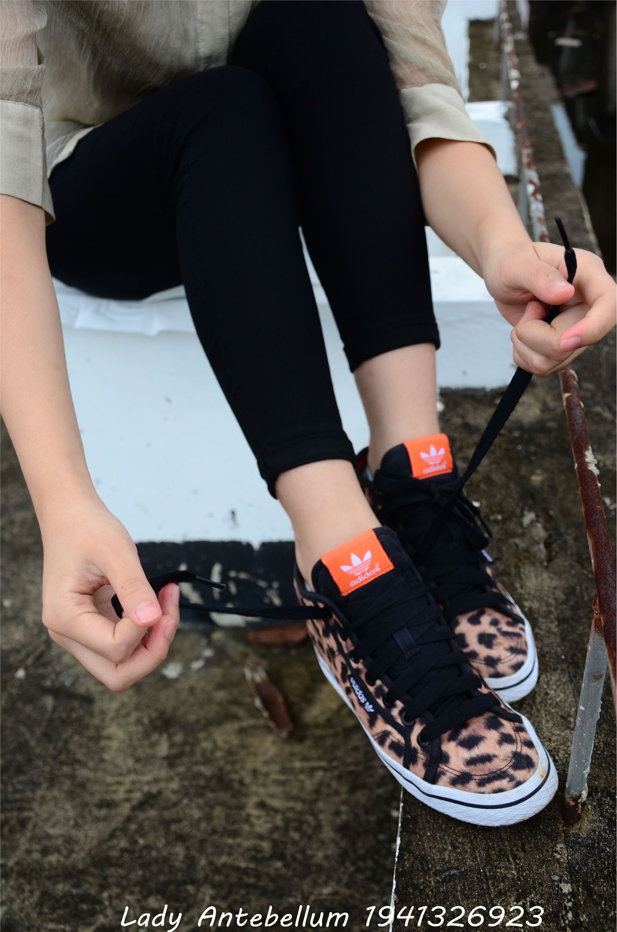 战前女神  恋足美腿棉袜女神级摄影套图 051