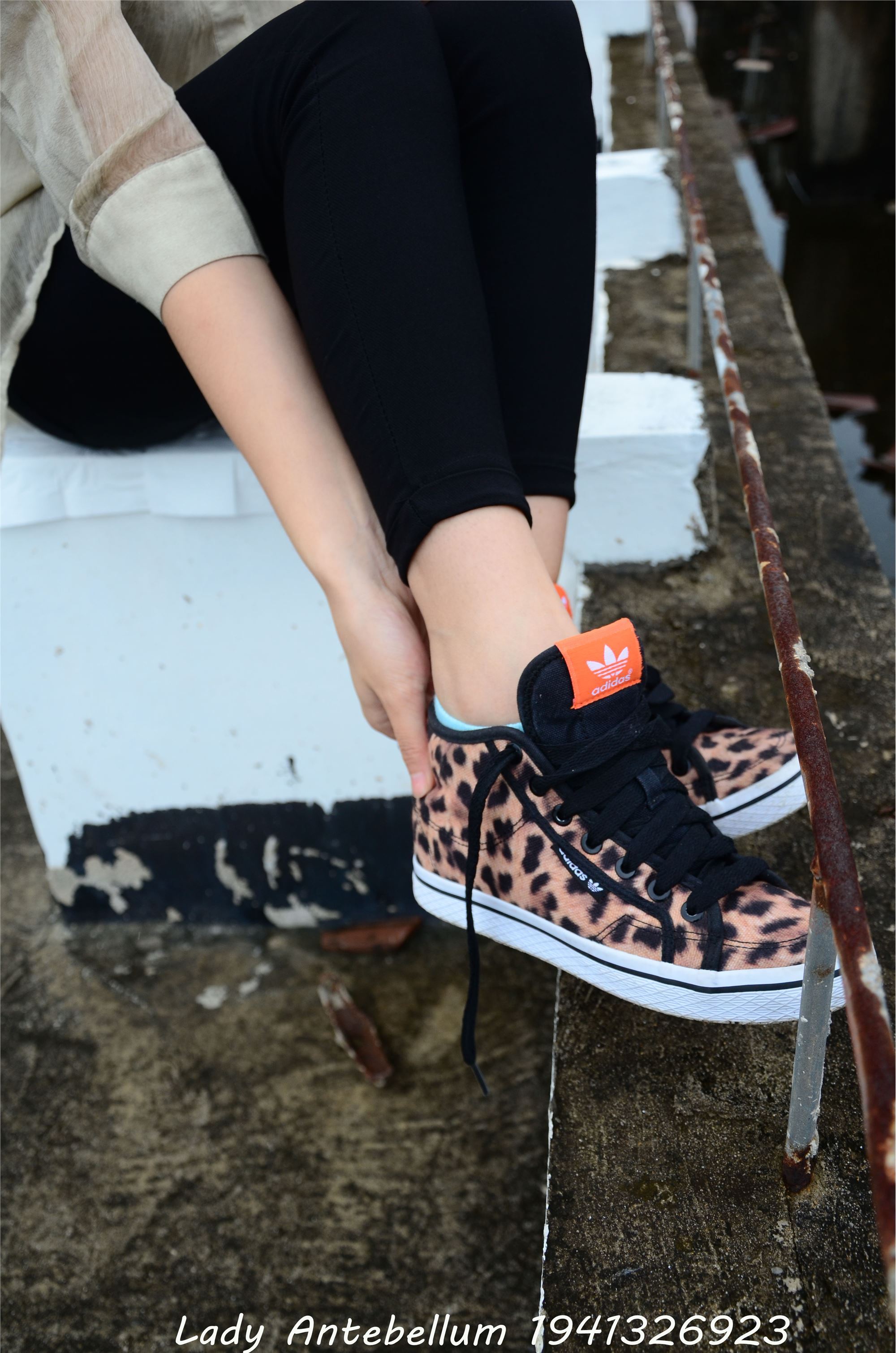 战前女神  恋足美腿棉袜女神级摄影套图 051