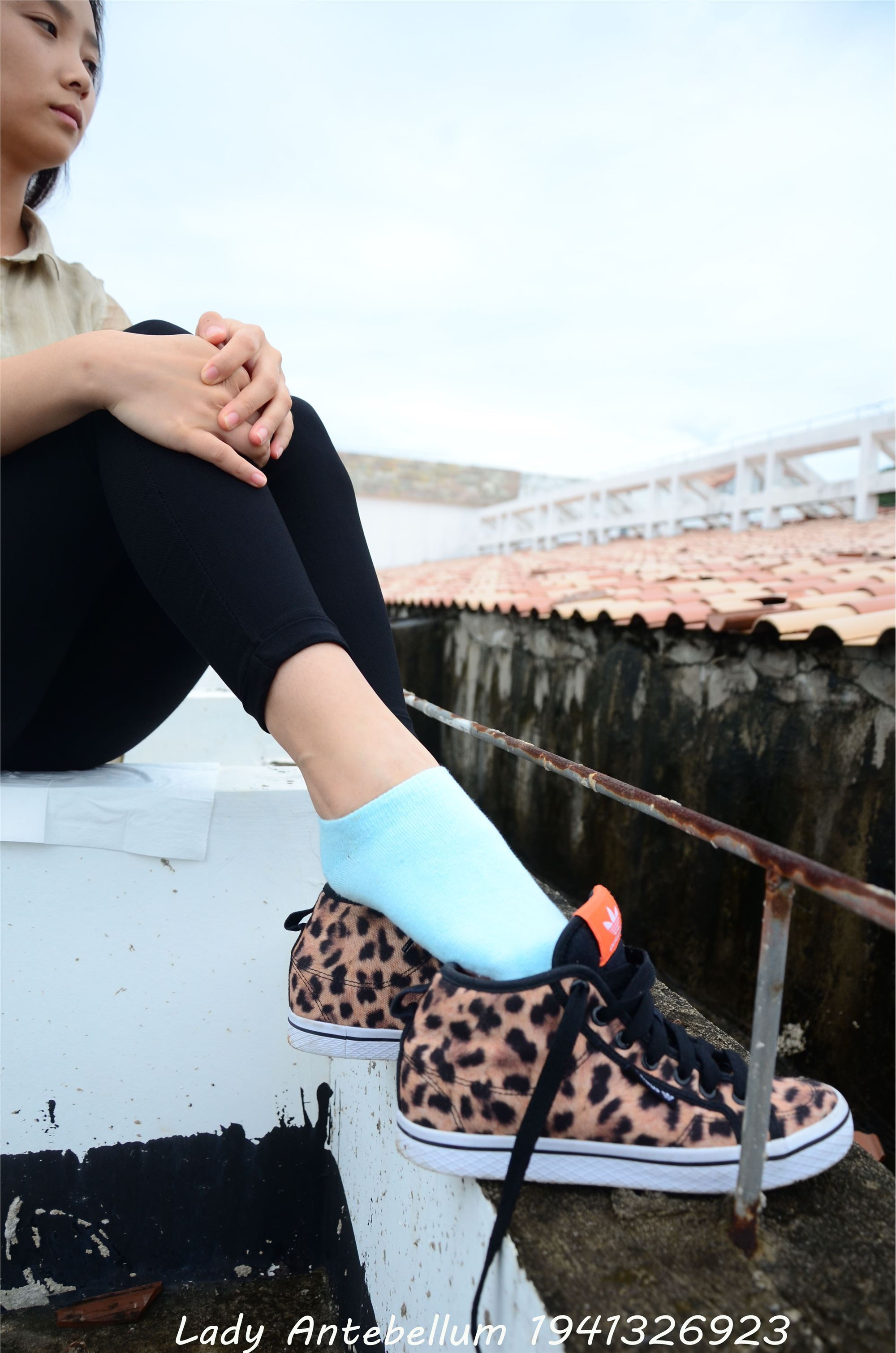 战前女神  恋足美腿棉袜女神级摄影套图 051