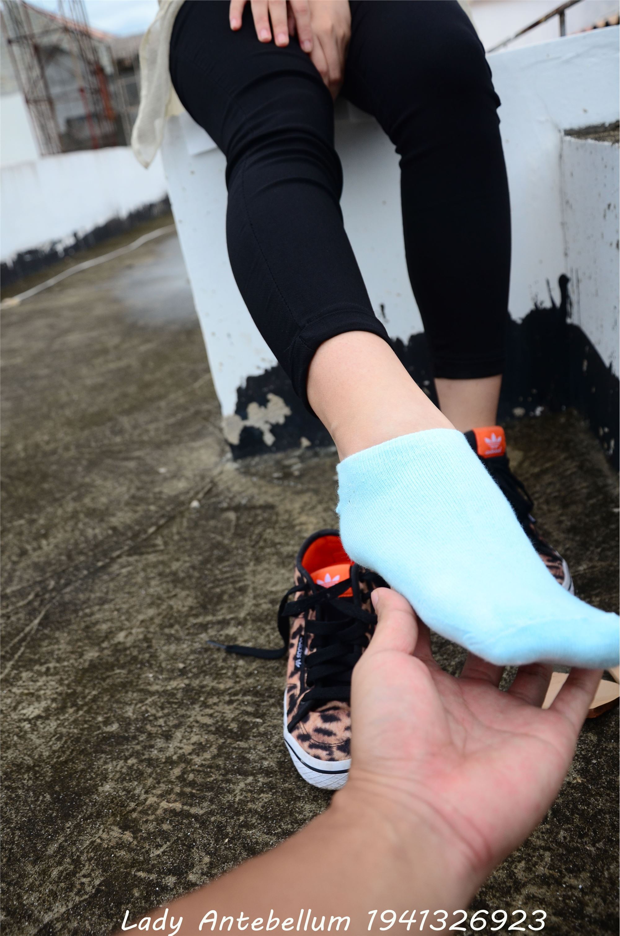 战前女神  恋足美腿棉袜女神级摄影套图 051