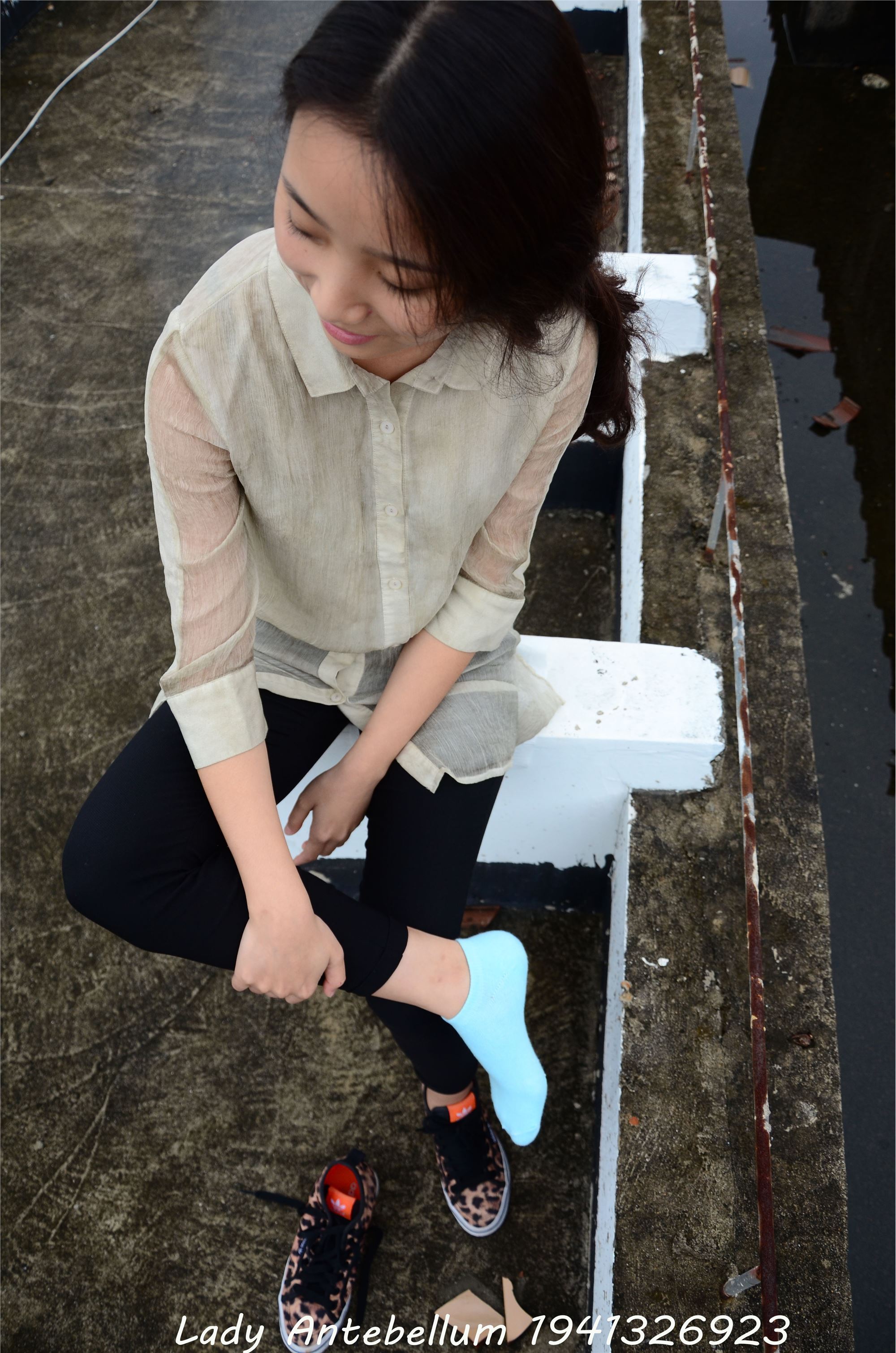 战前女神  恋足美腿棉袜女神级摄影套图 051