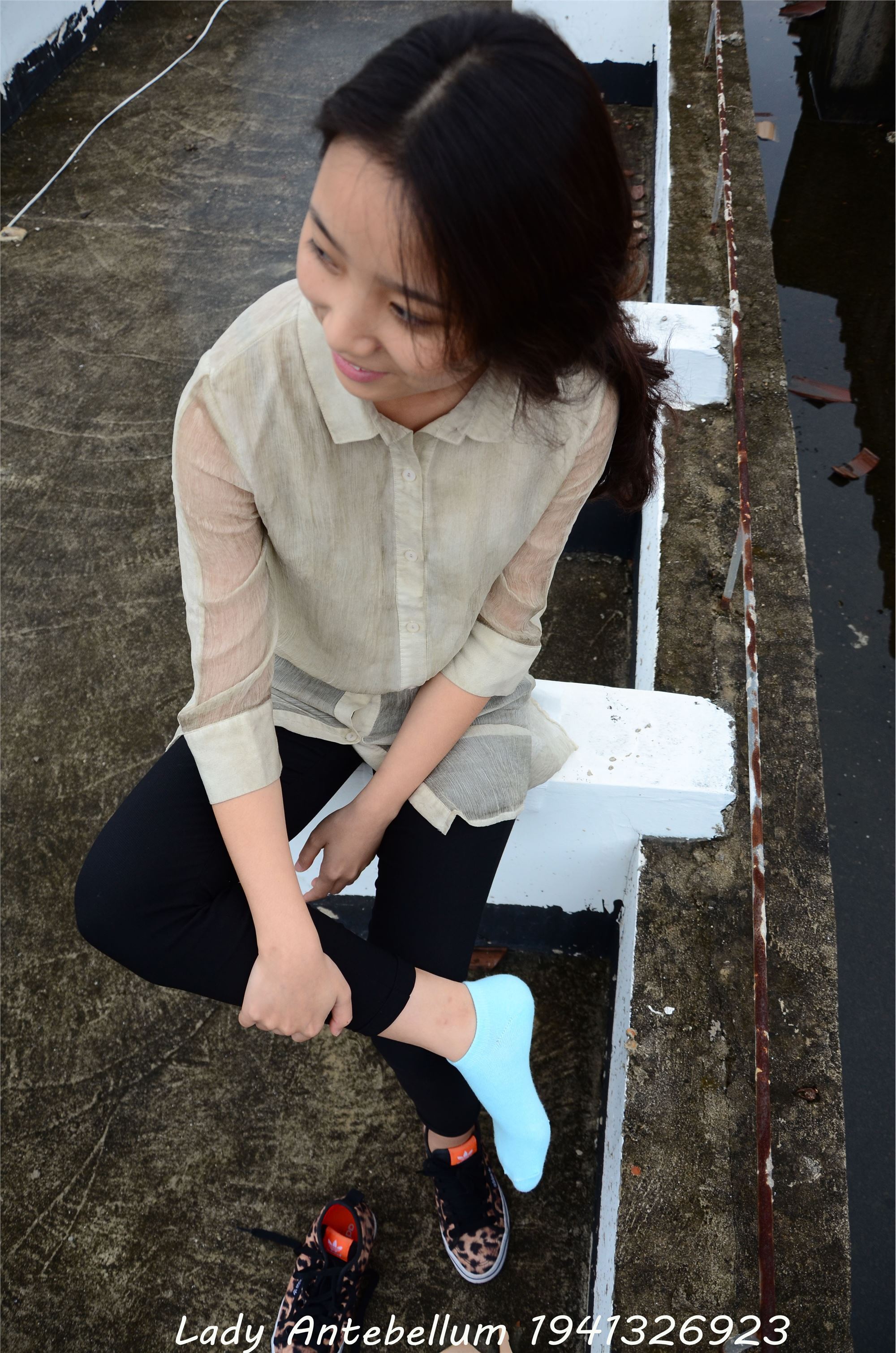 战前女神  恋足美腿棉袜女神级摄影套图 051