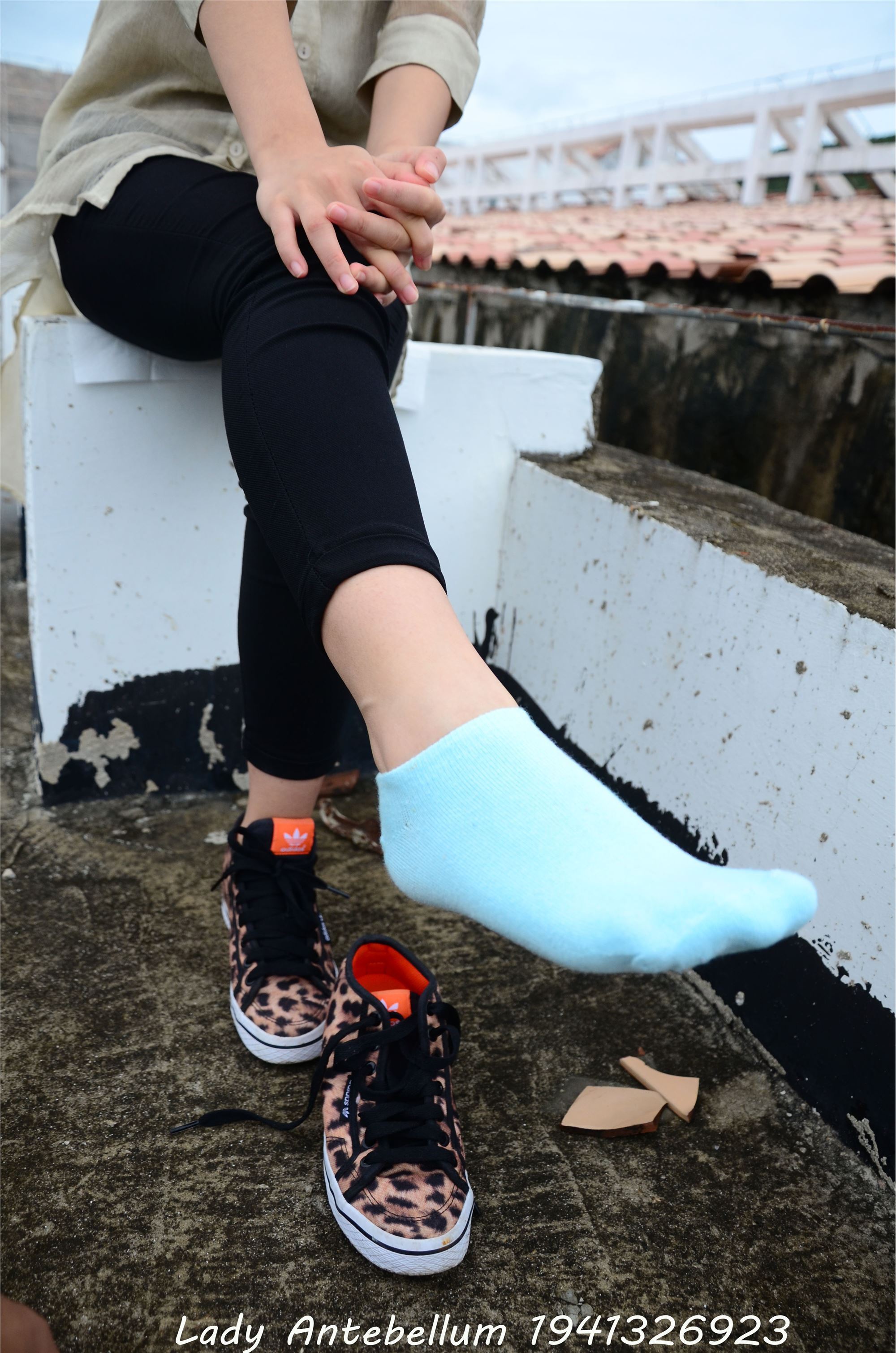 战前女神  恋足美腿棉袜女神级摄影套图 051