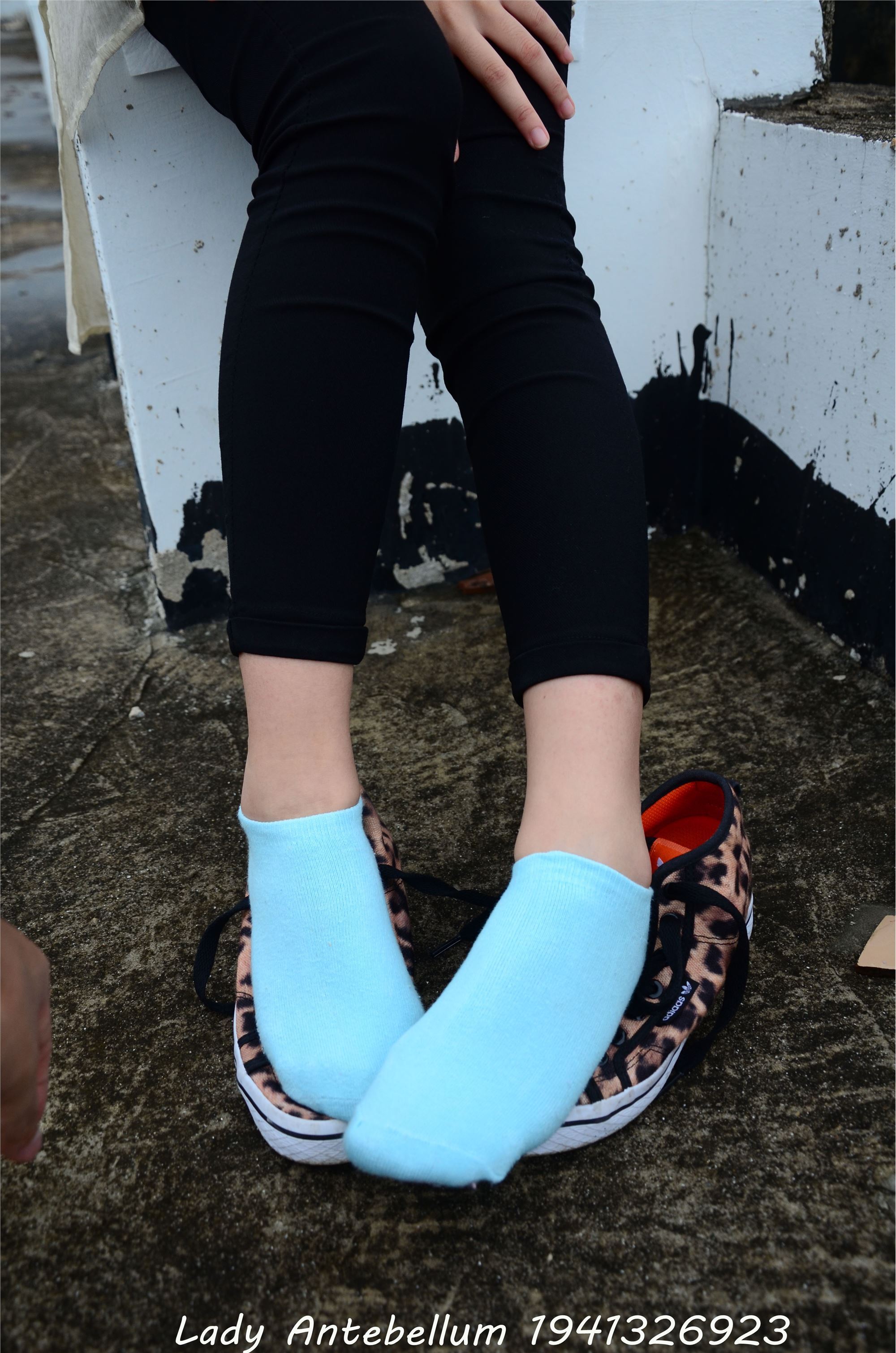 战前女神  恋足美腿棉袜女神级摄影套图 051