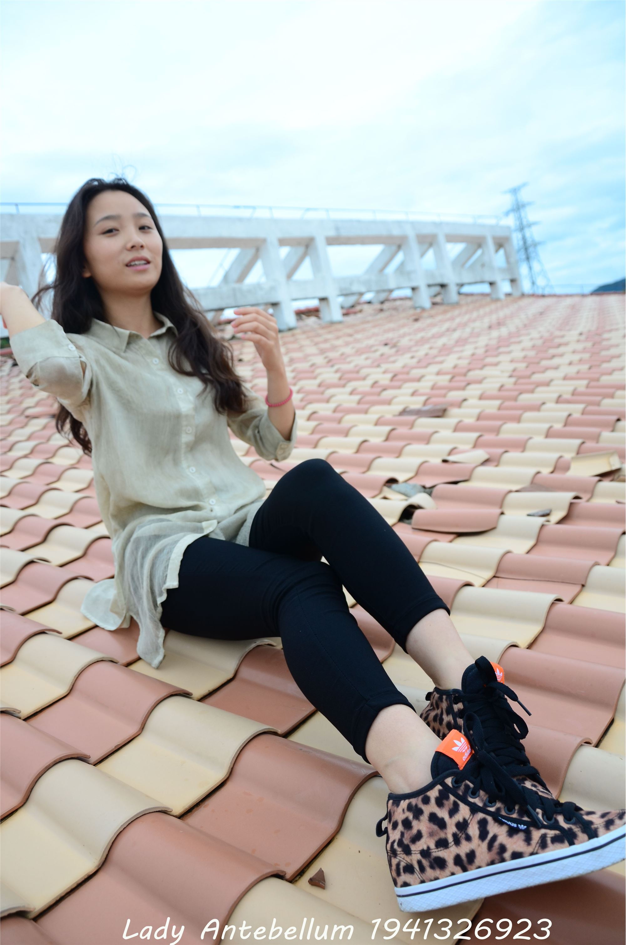 战前女神  恋足美腿棉袜女神级摄影套图 051