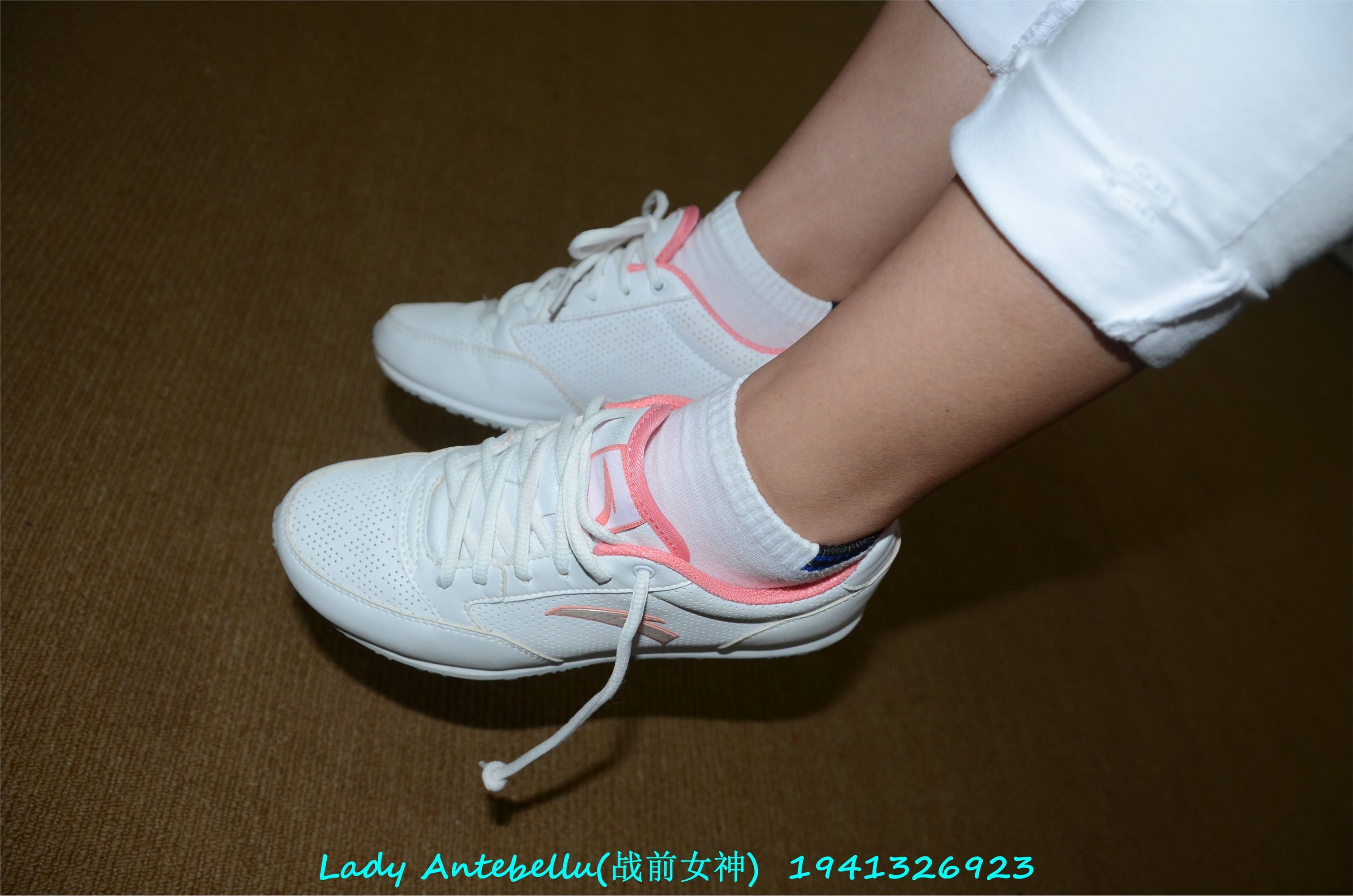 战前女神  恋足美腿棉袜女神级摄影套图 052