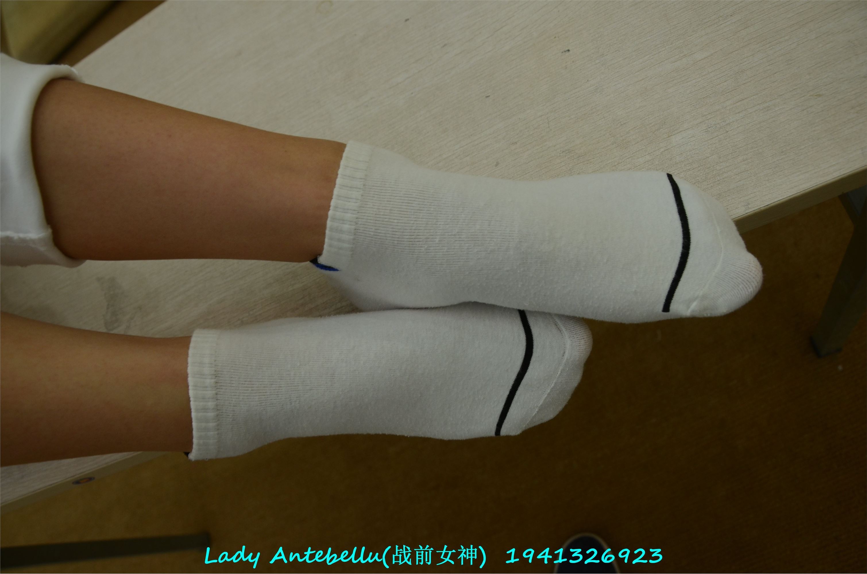 战前女神  恋足美腿棉袜女神级摄影套图 052