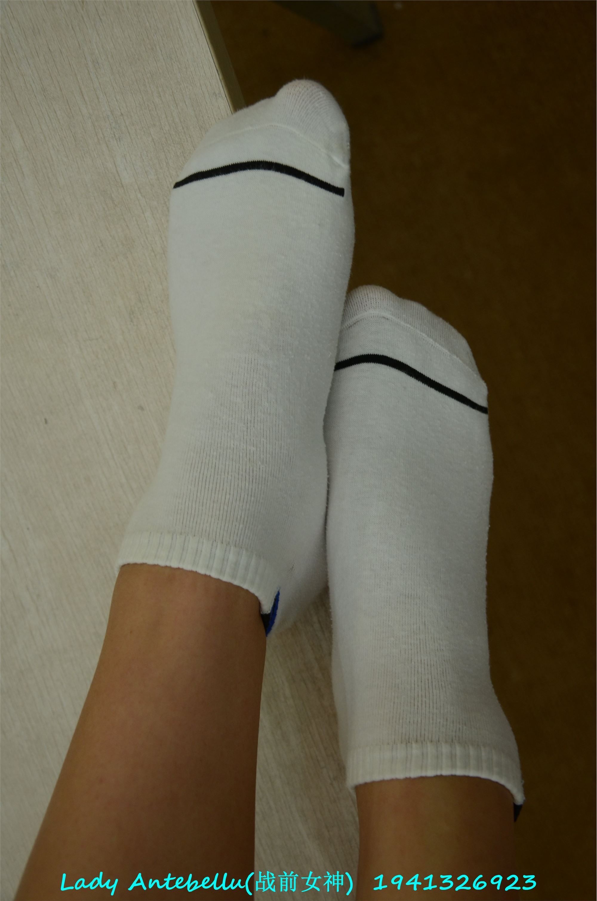 战前女神  恋足美腿棉袜女神级摄影套图 052
