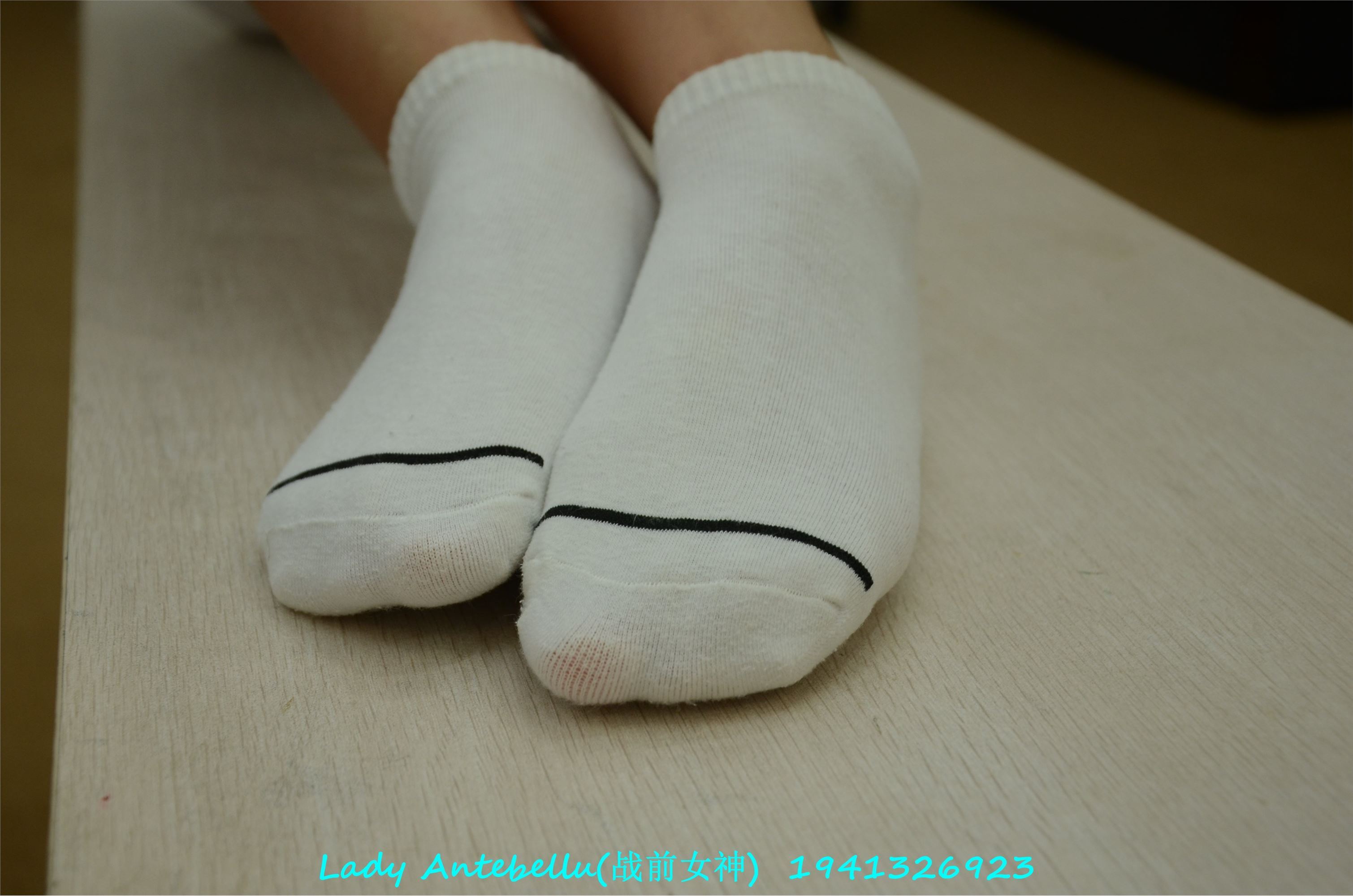 战前女神  恋足美腿棉袜女神级摄影套图 052