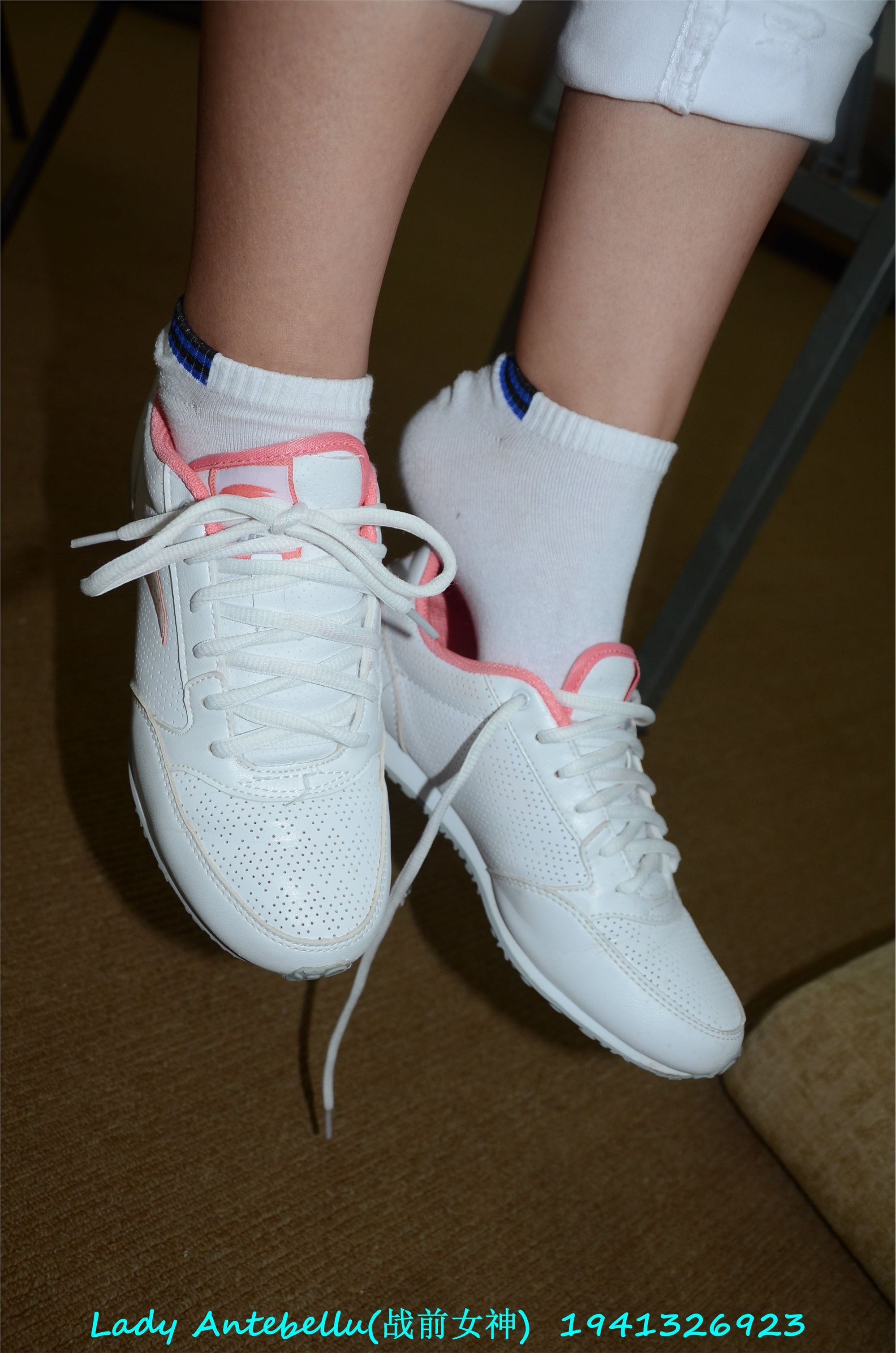 战前女神  恋足美腿棉袜女神级摄影套图 052