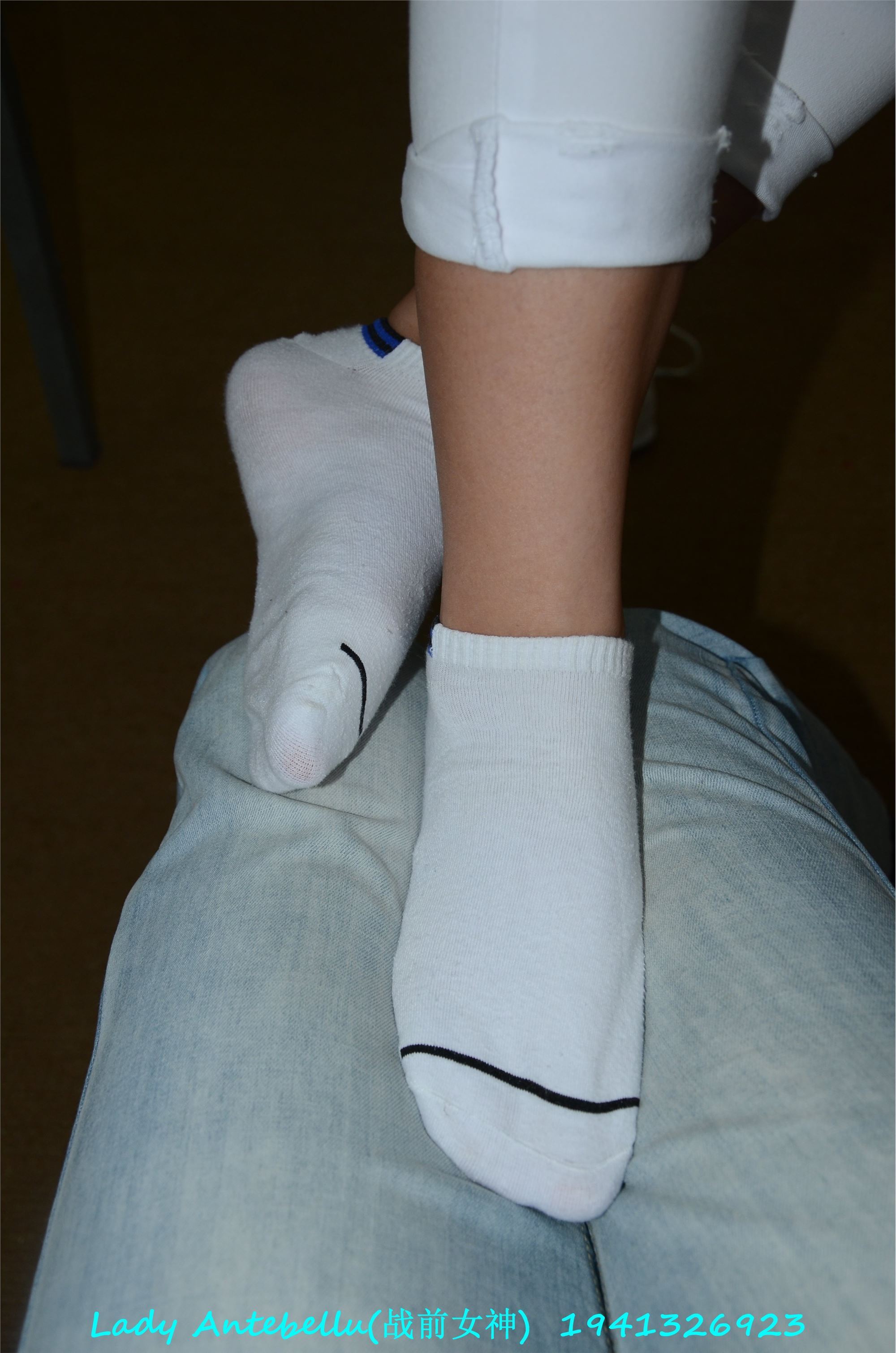 战前女神  恋足美腿棉袜女神级摄影套图 052