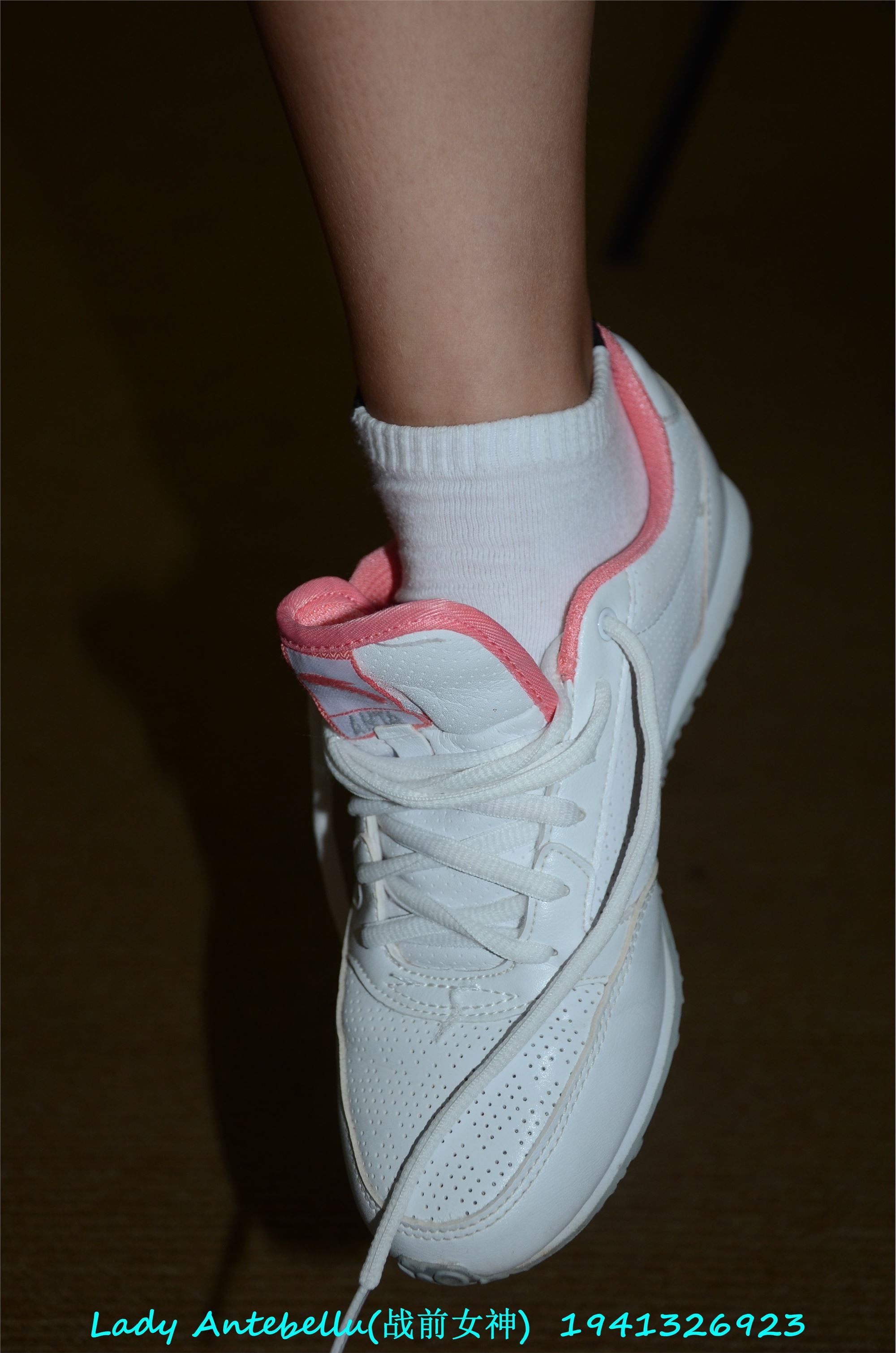 战前女神  恋足美腿棉袜女神级摄影套图 052