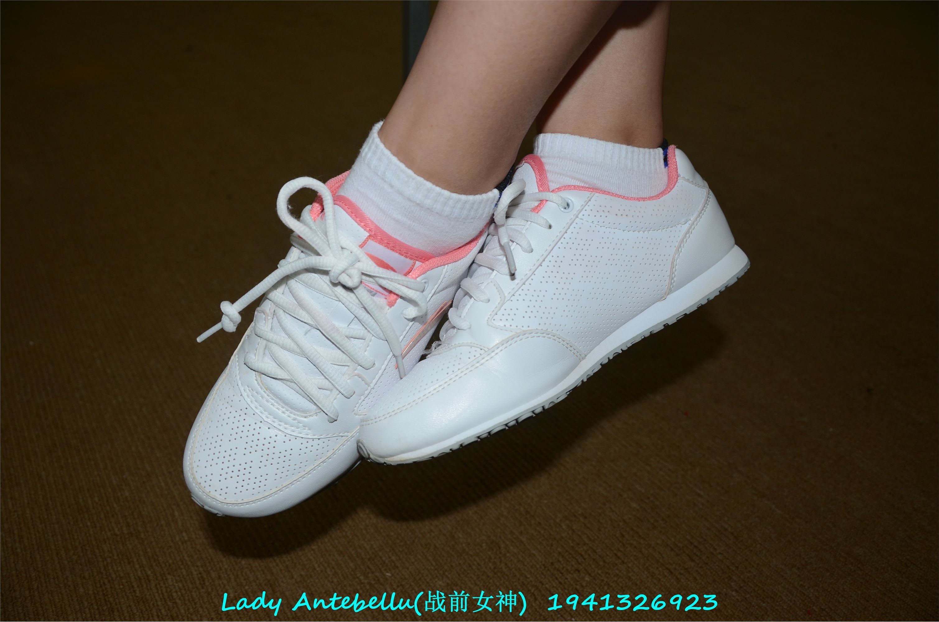 战前女神  恋足美腿棉袜女神级摄影套图 052