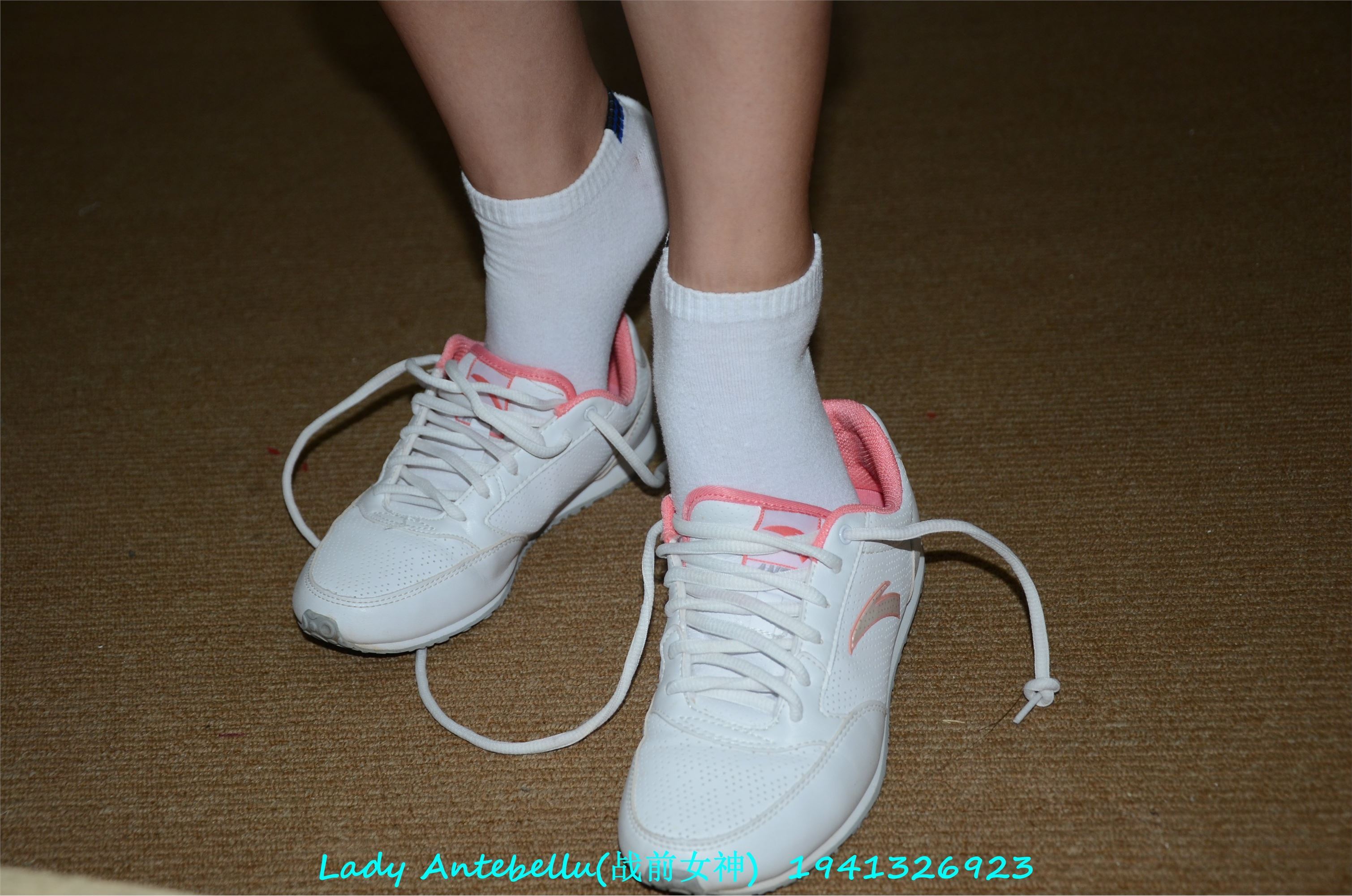 战前女神  恋足美腿棉袜女神级摄影套图 052