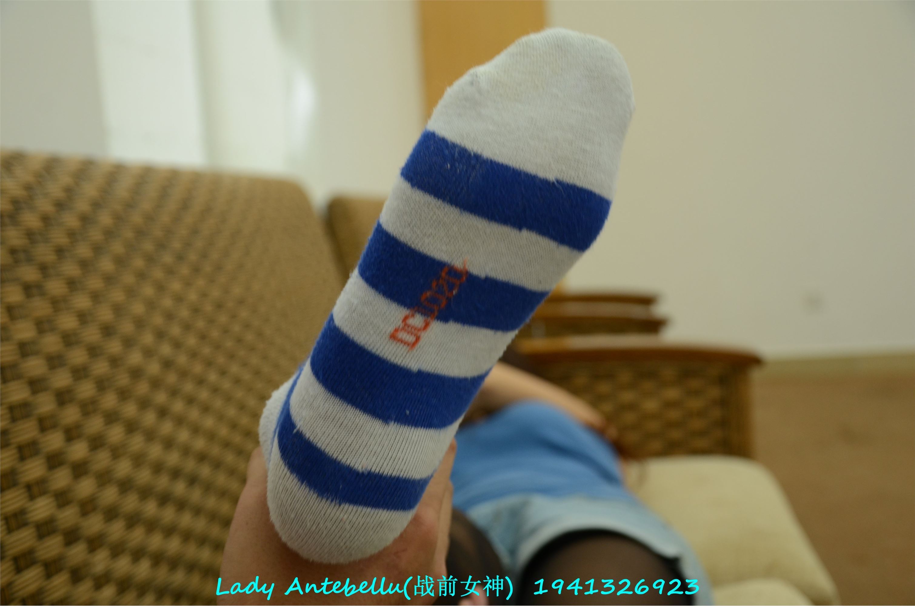 战前女神  恋足美腿棉袜女神级摄影套图 053