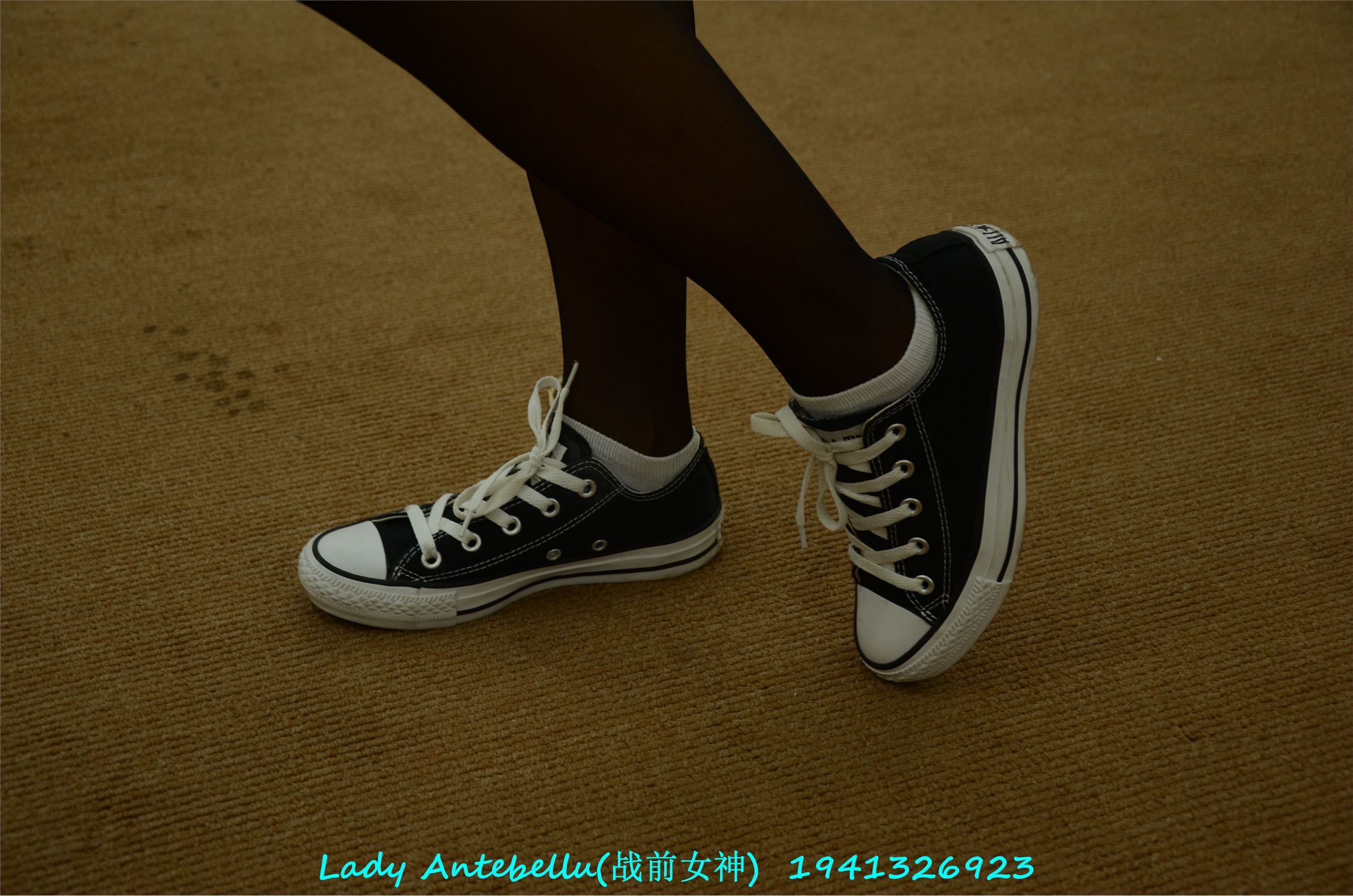 战前女神  恋足美腿棉袜女神级摄影套图 053