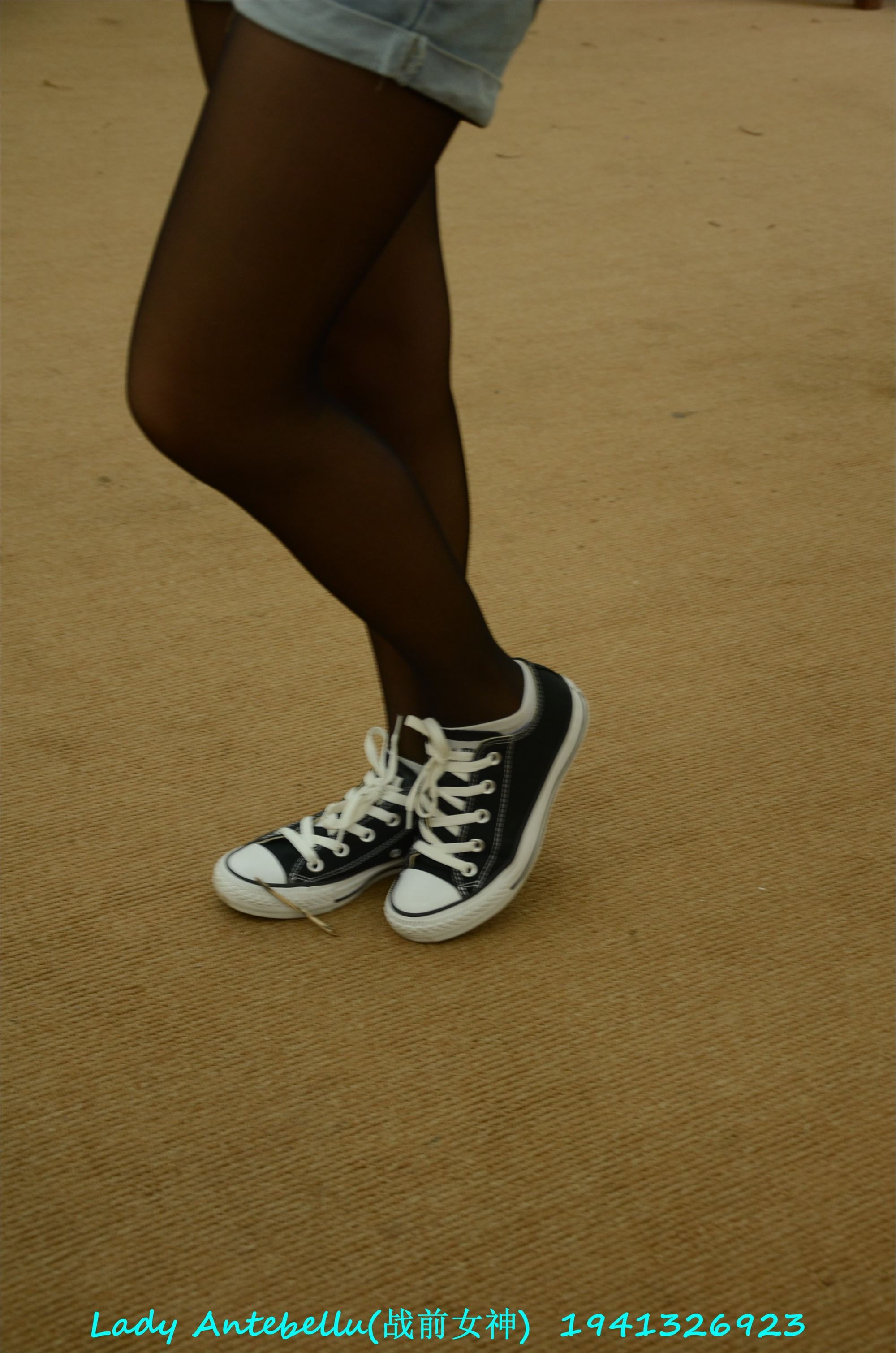 战前女神  恋足美腿棉袜女神级摄影套图 053