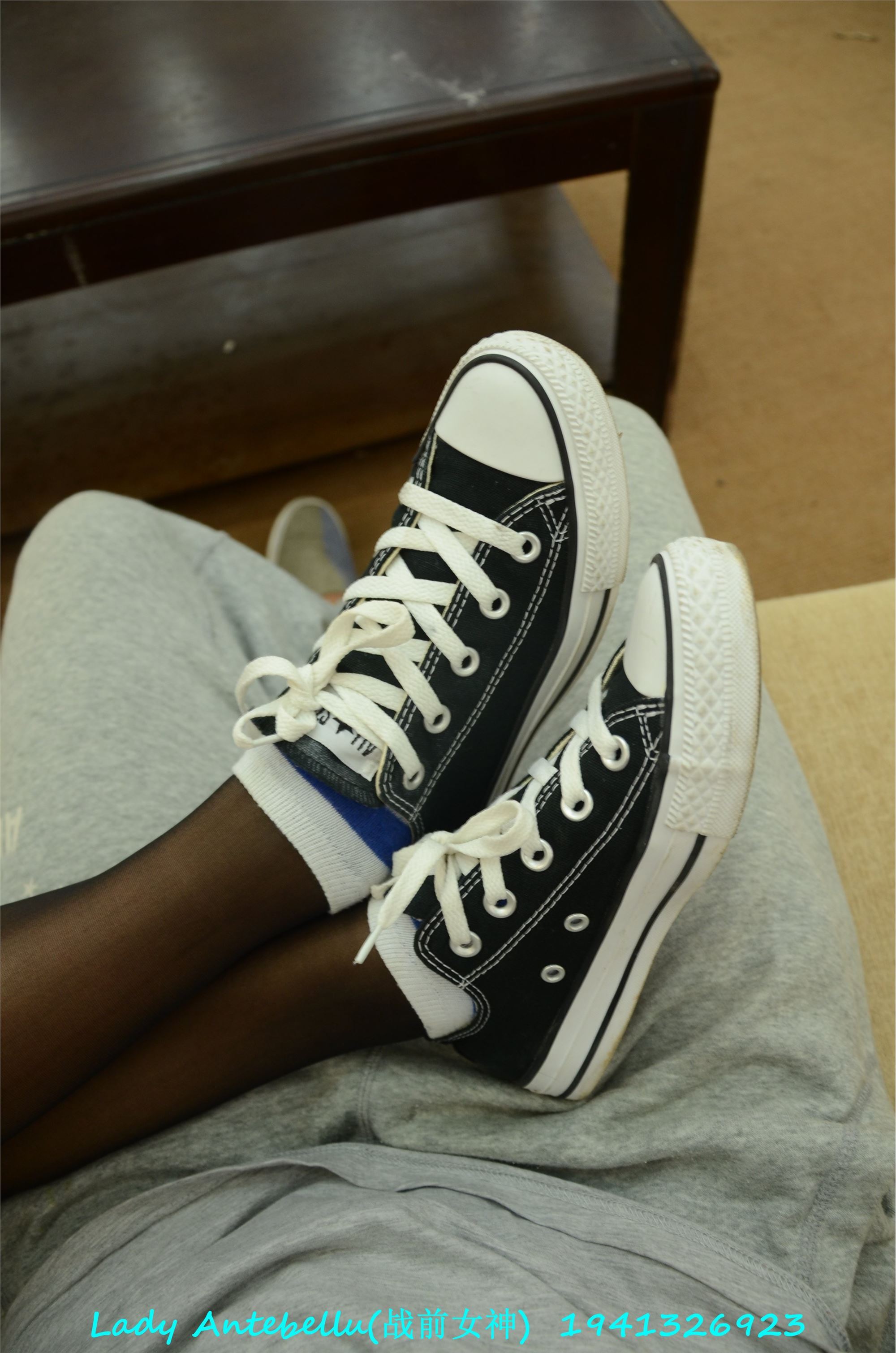 战前女神  恋足美腿棉袜女神级摄影套图 053