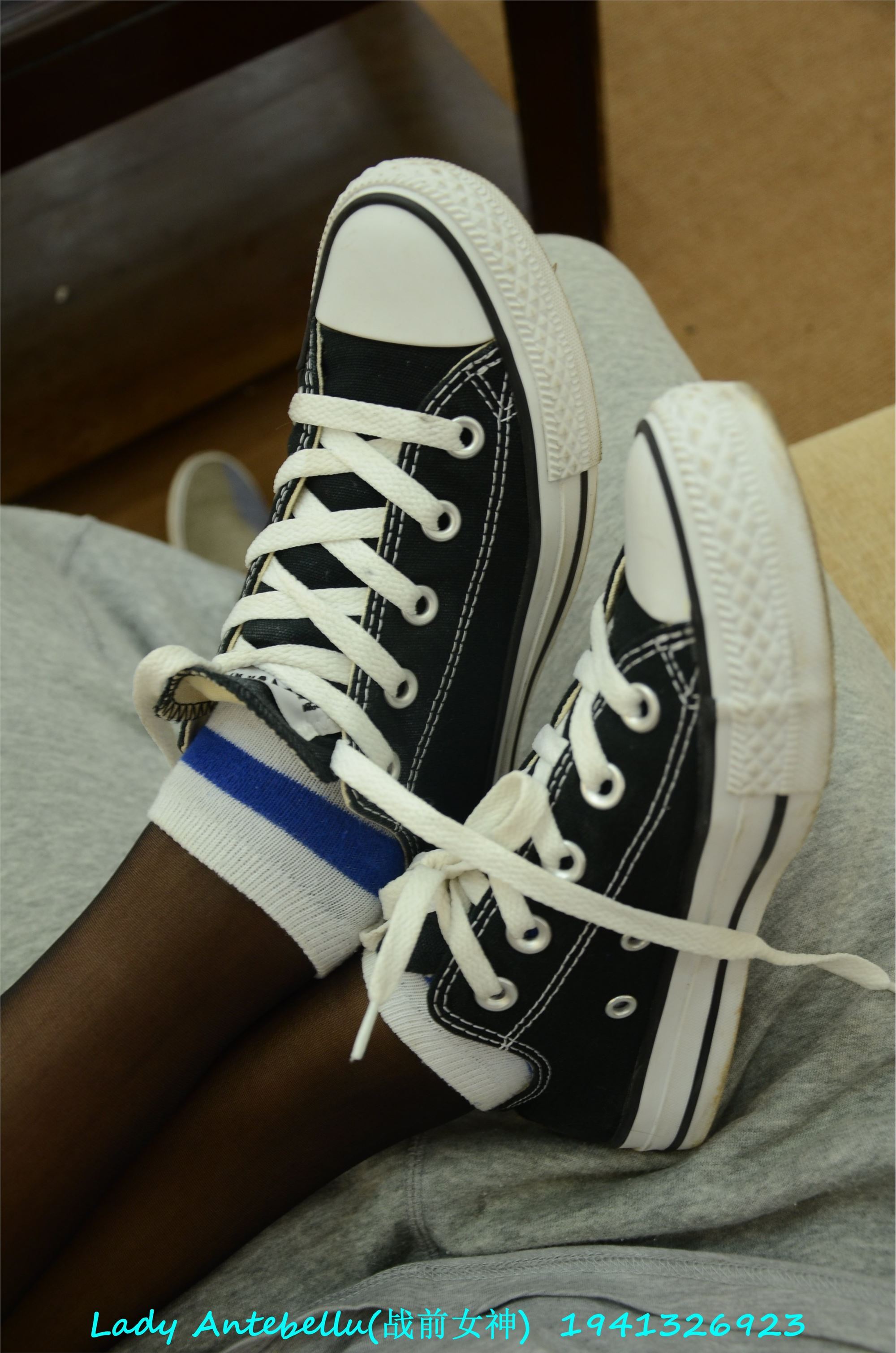 战前女神  恋足美腿棉袜女神级摄影套图 053