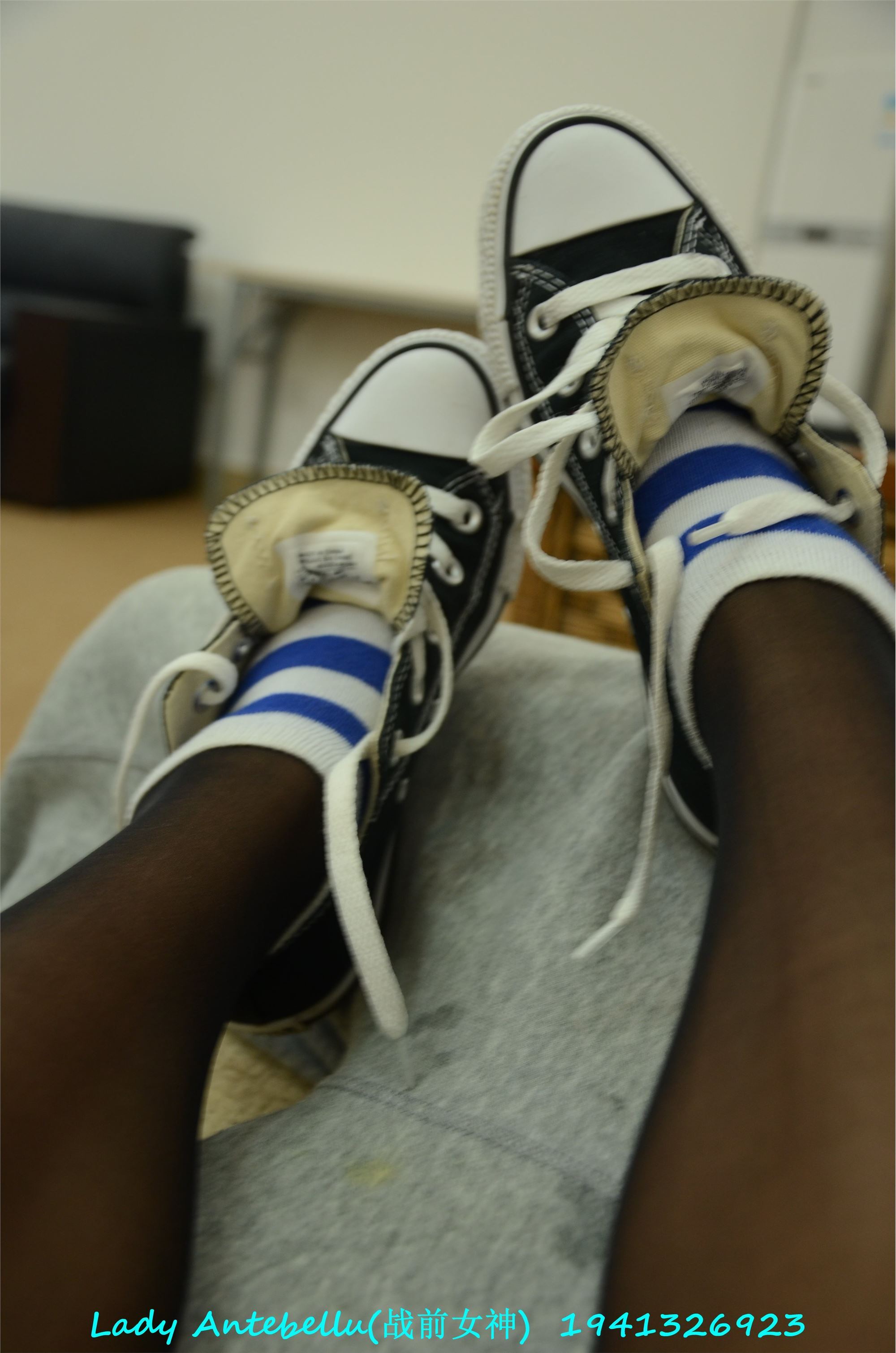 战前女神  恋足美腿棉袜女神级摄影套图 053