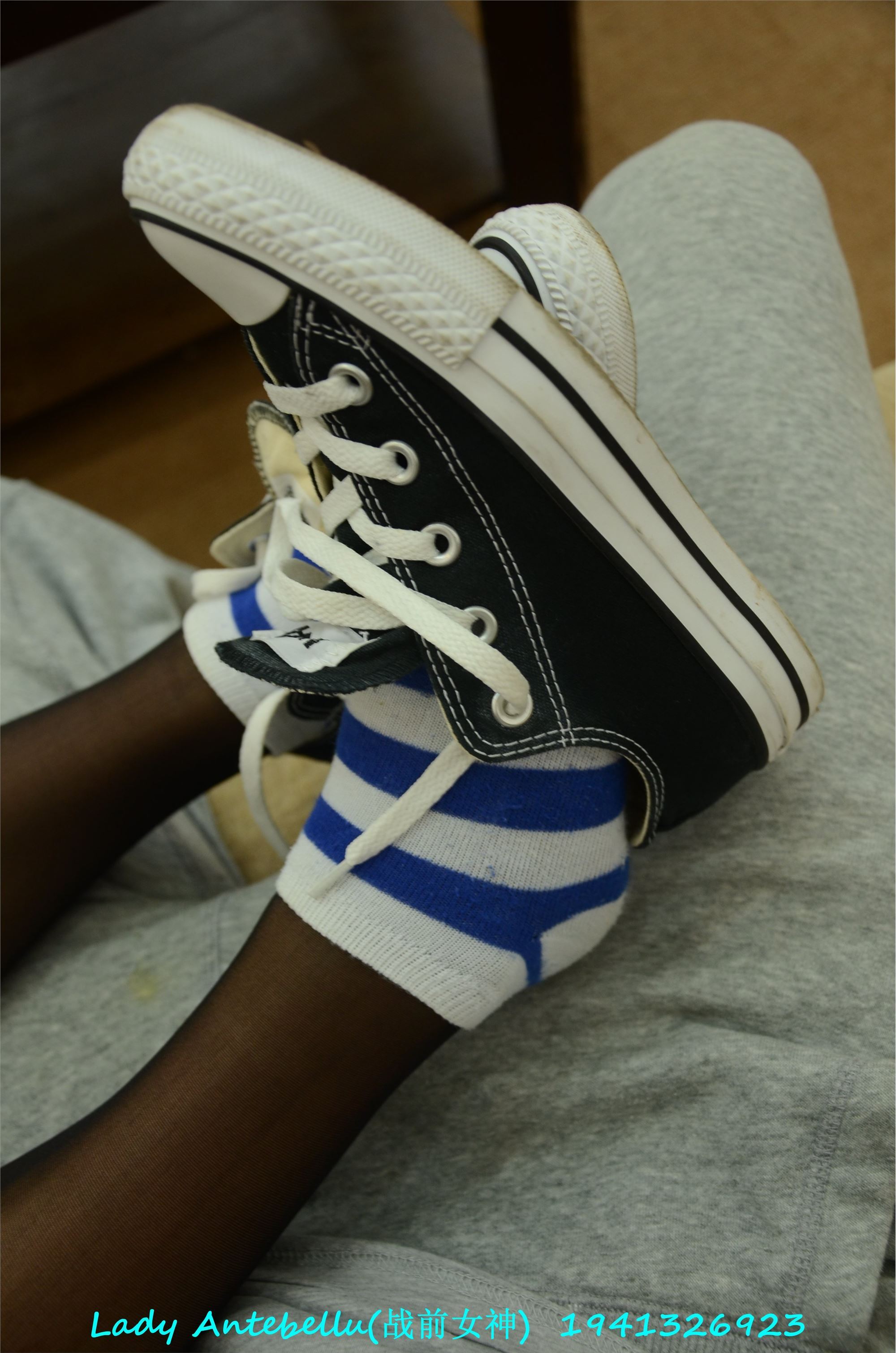 战前女神  恋足美腿棉袜女神级摄影套图 053